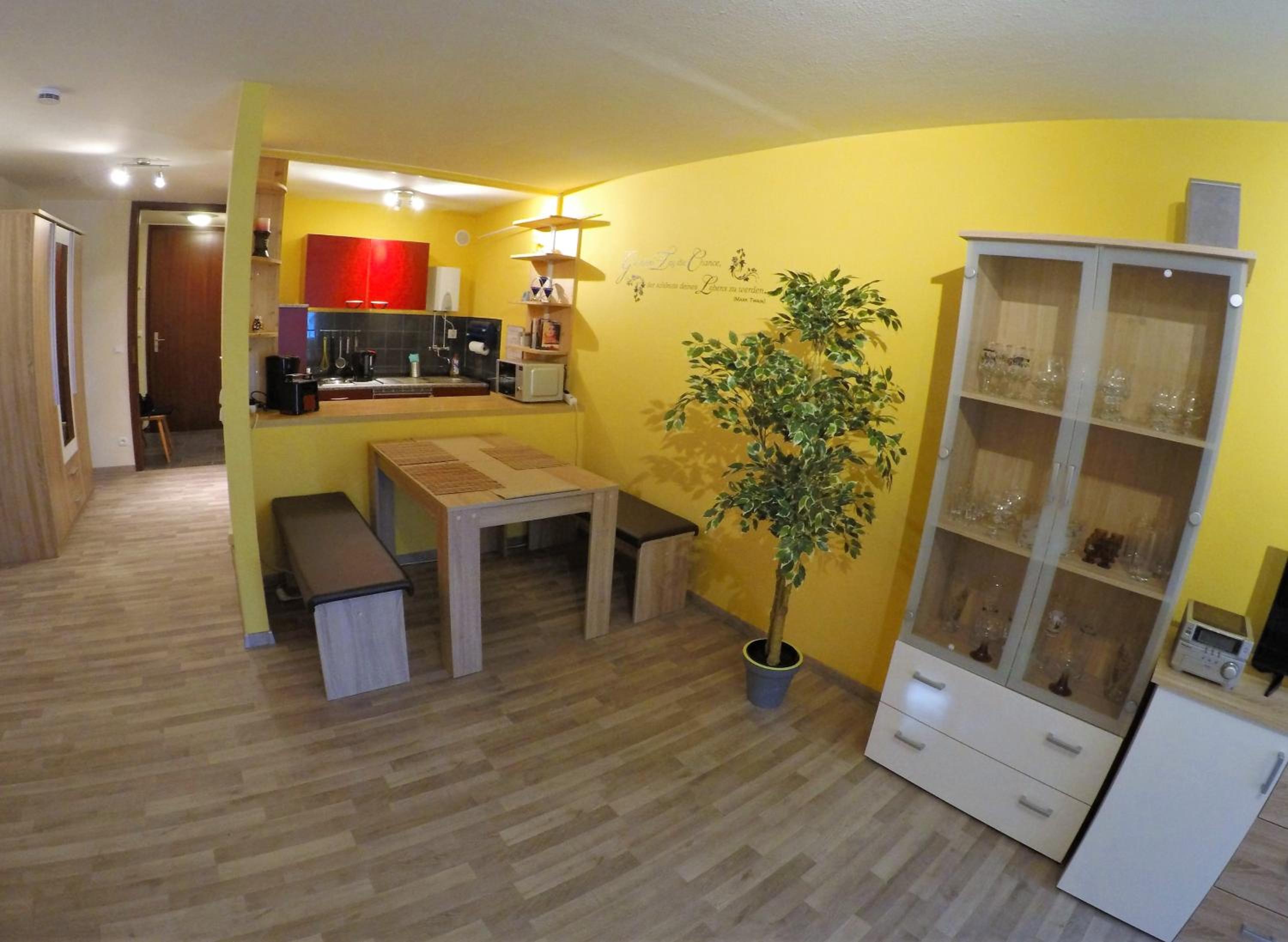 Studio Apartment photo 3