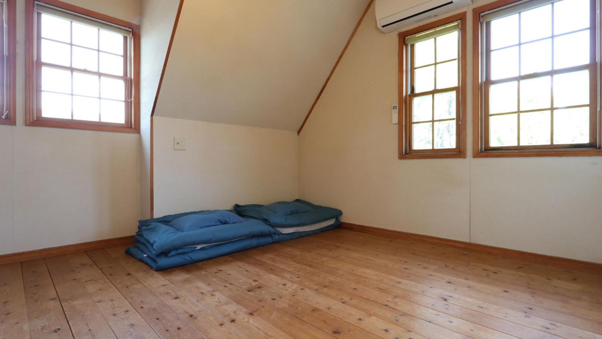 Three-Bedroom House photo 2