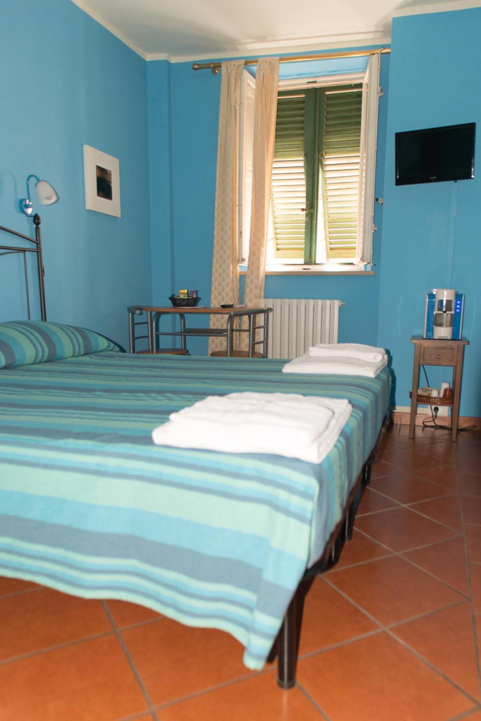 Standard Queen Room - Photo 2