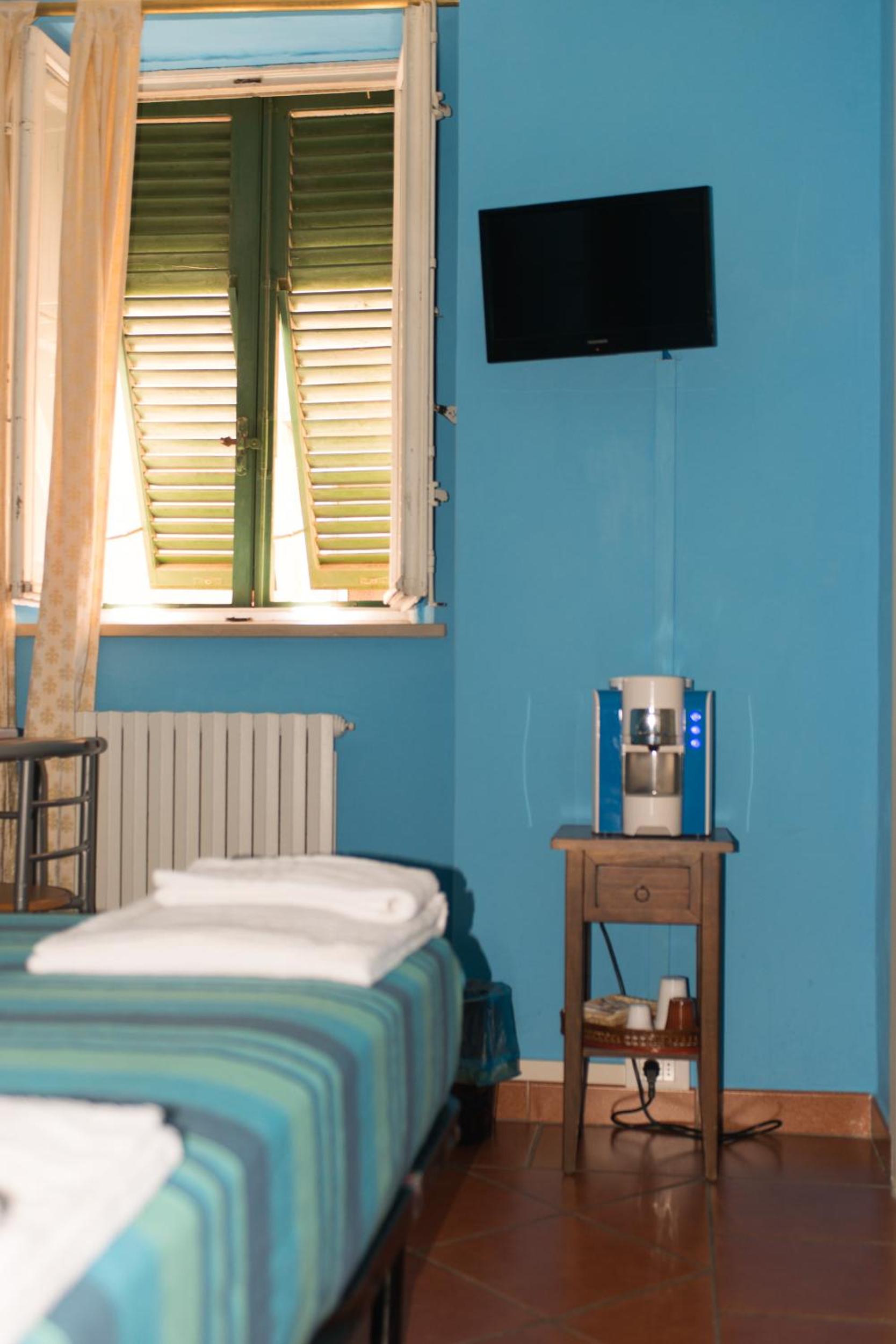 Double Room - Photo 5