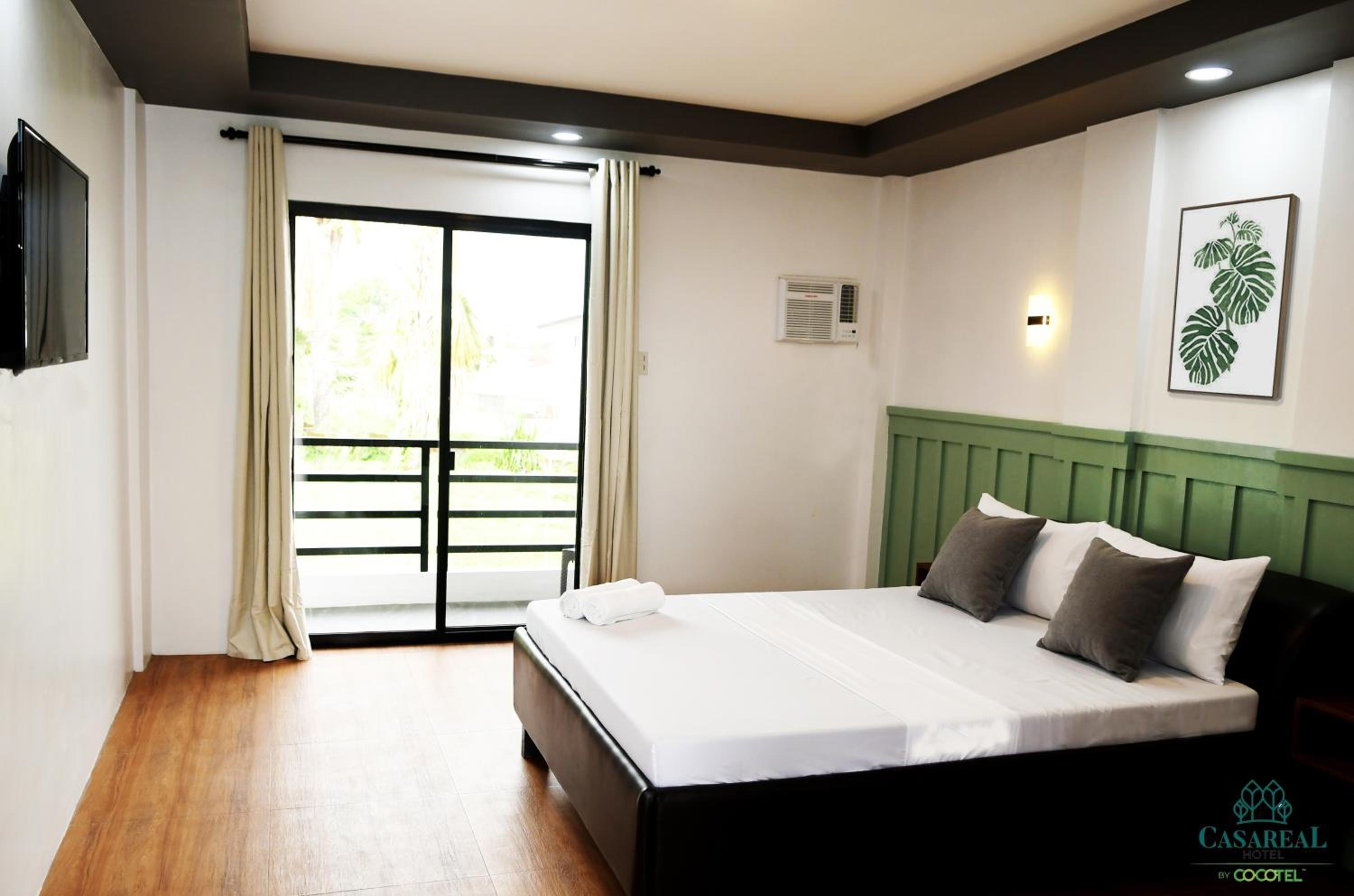 Deluxe Queen Room