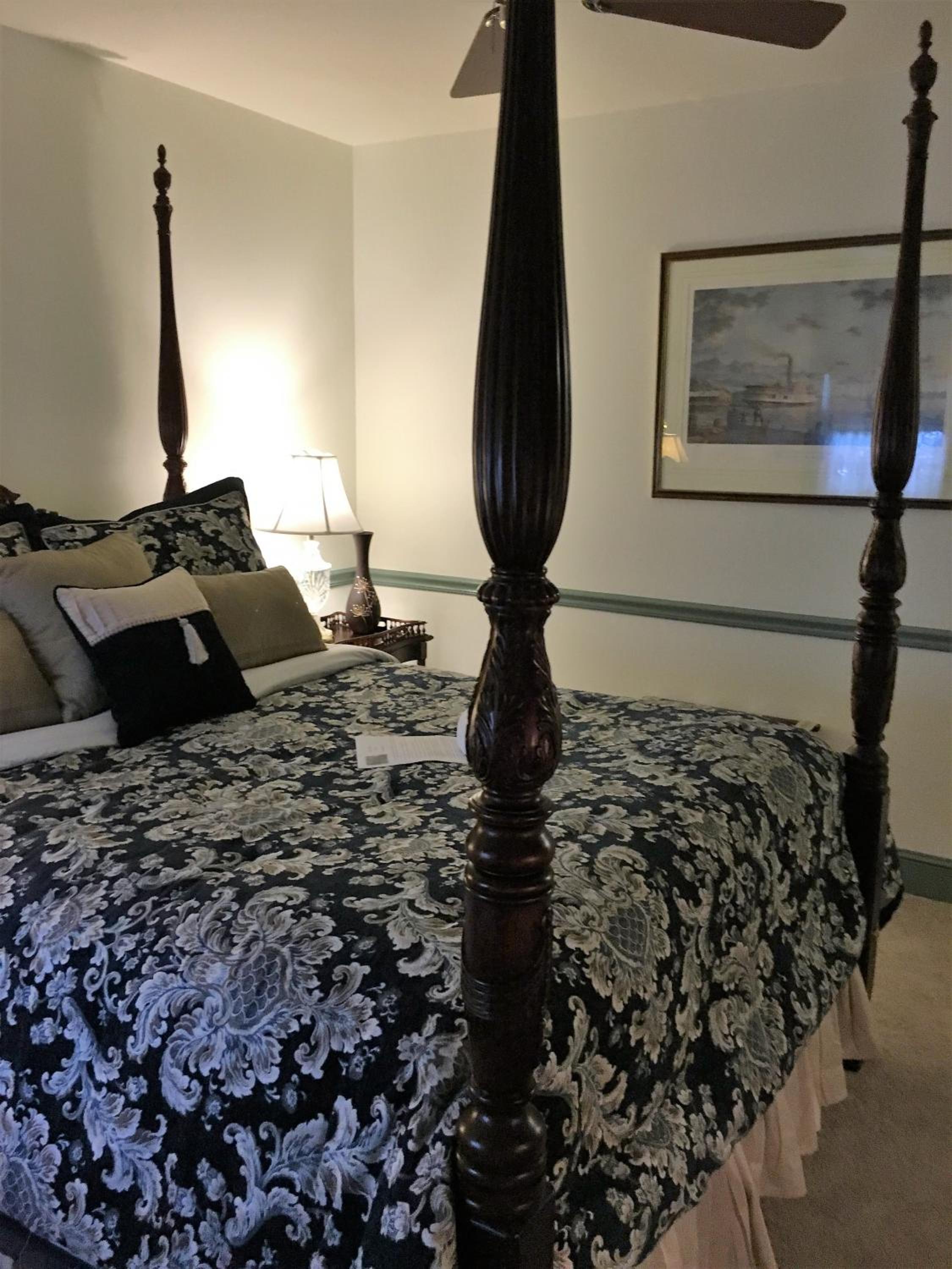 Queen Room photo 3