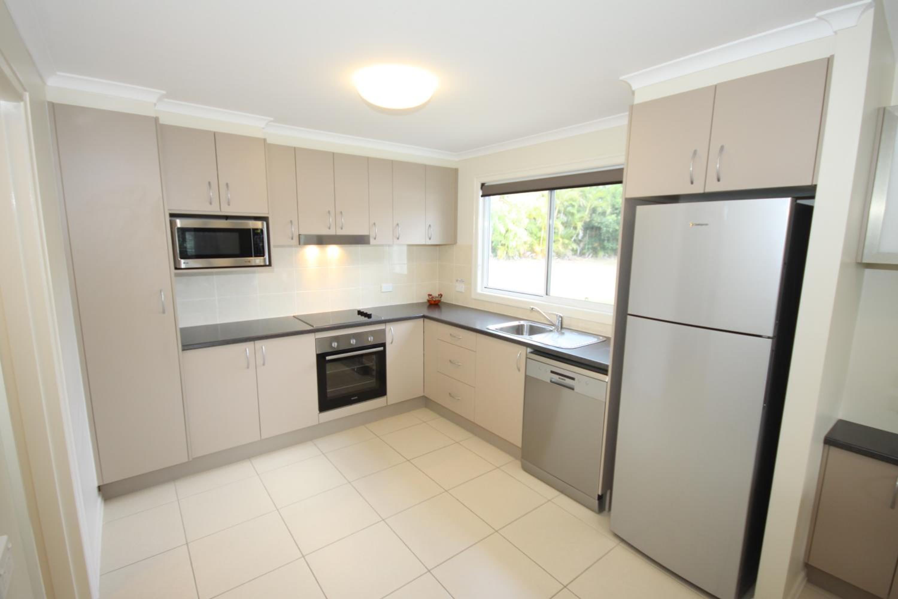Three-Bedroom House photo 2