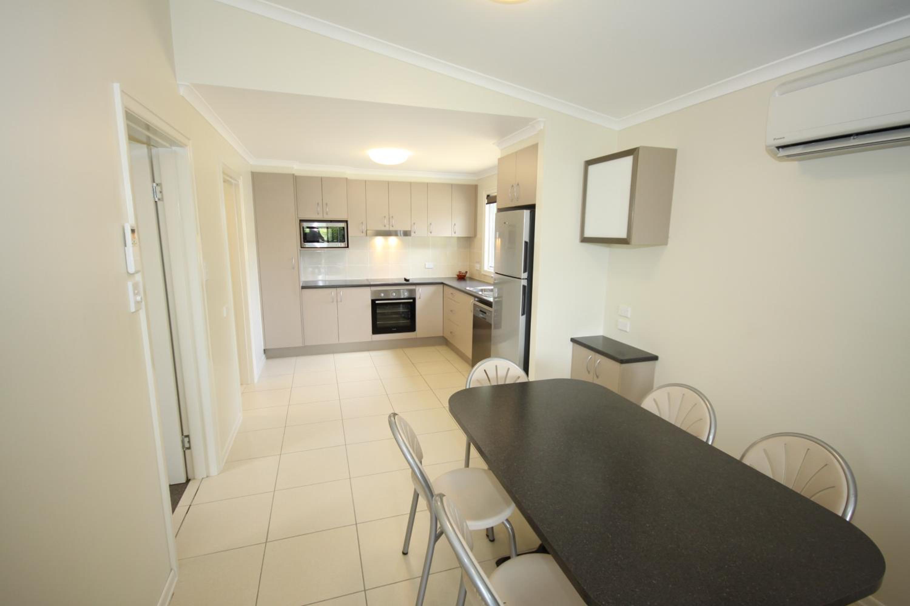 Three-Bedroom House photo 3