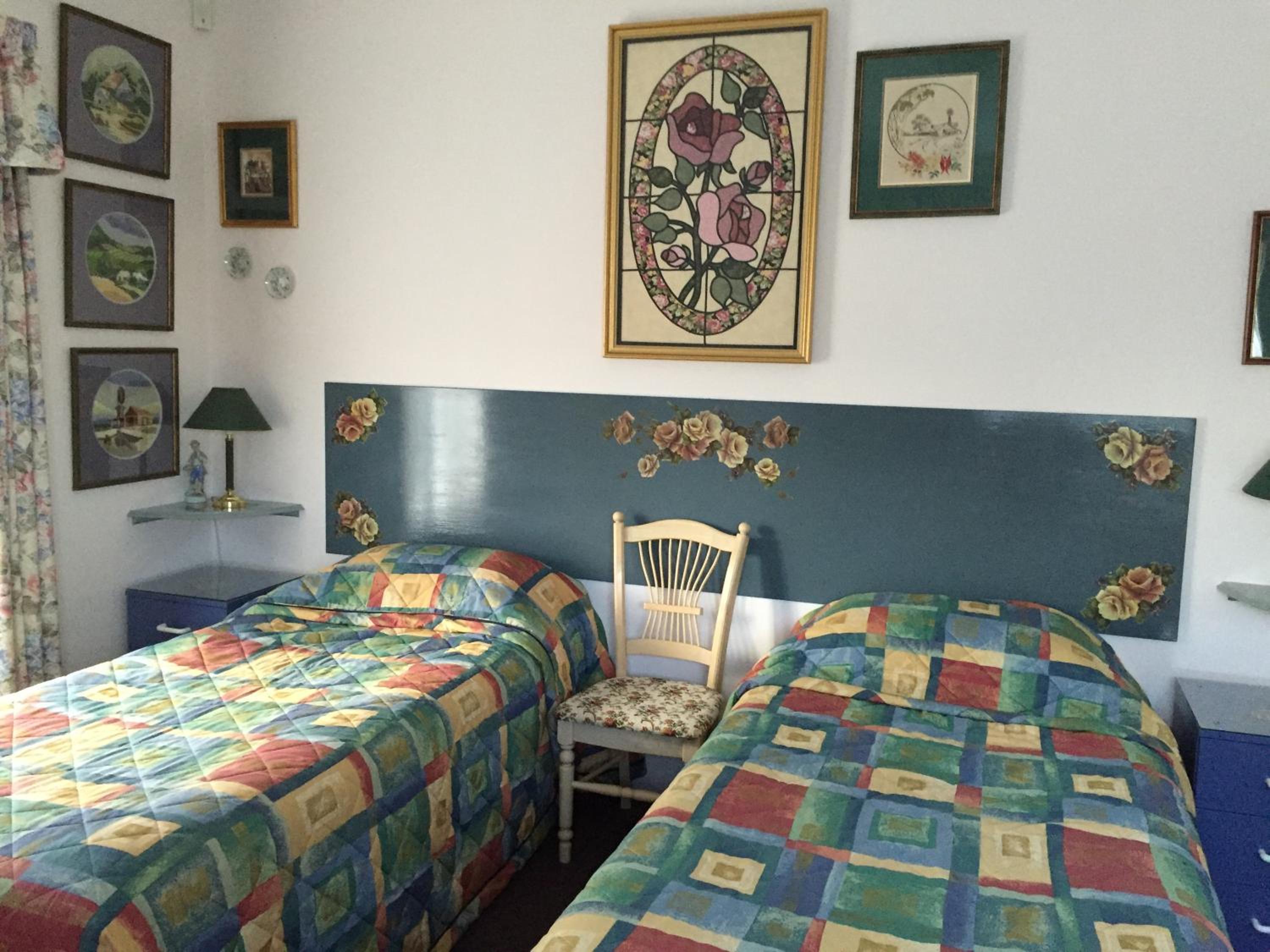 Twin Room with Private Bathroom photo 1