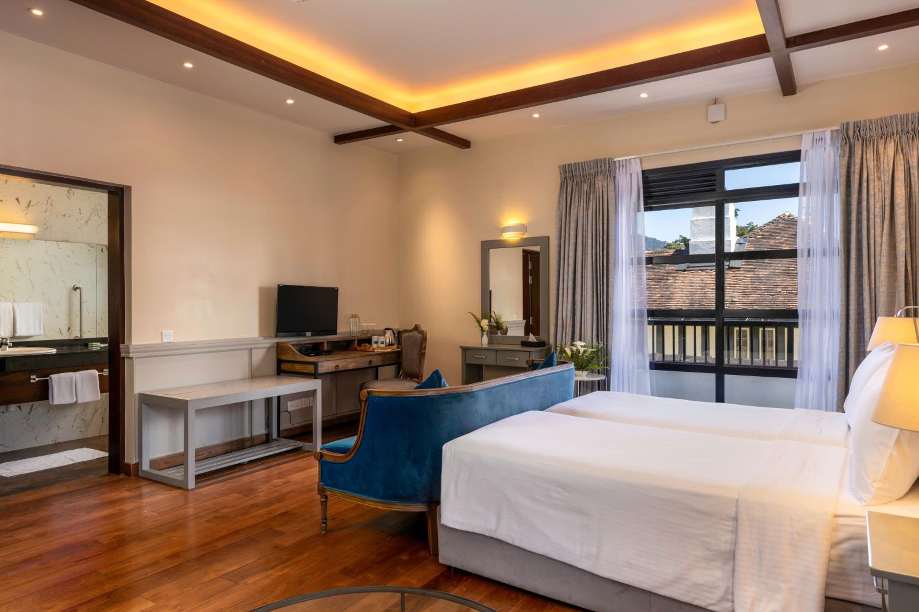 Deluxe Double or Twin Room photo 2