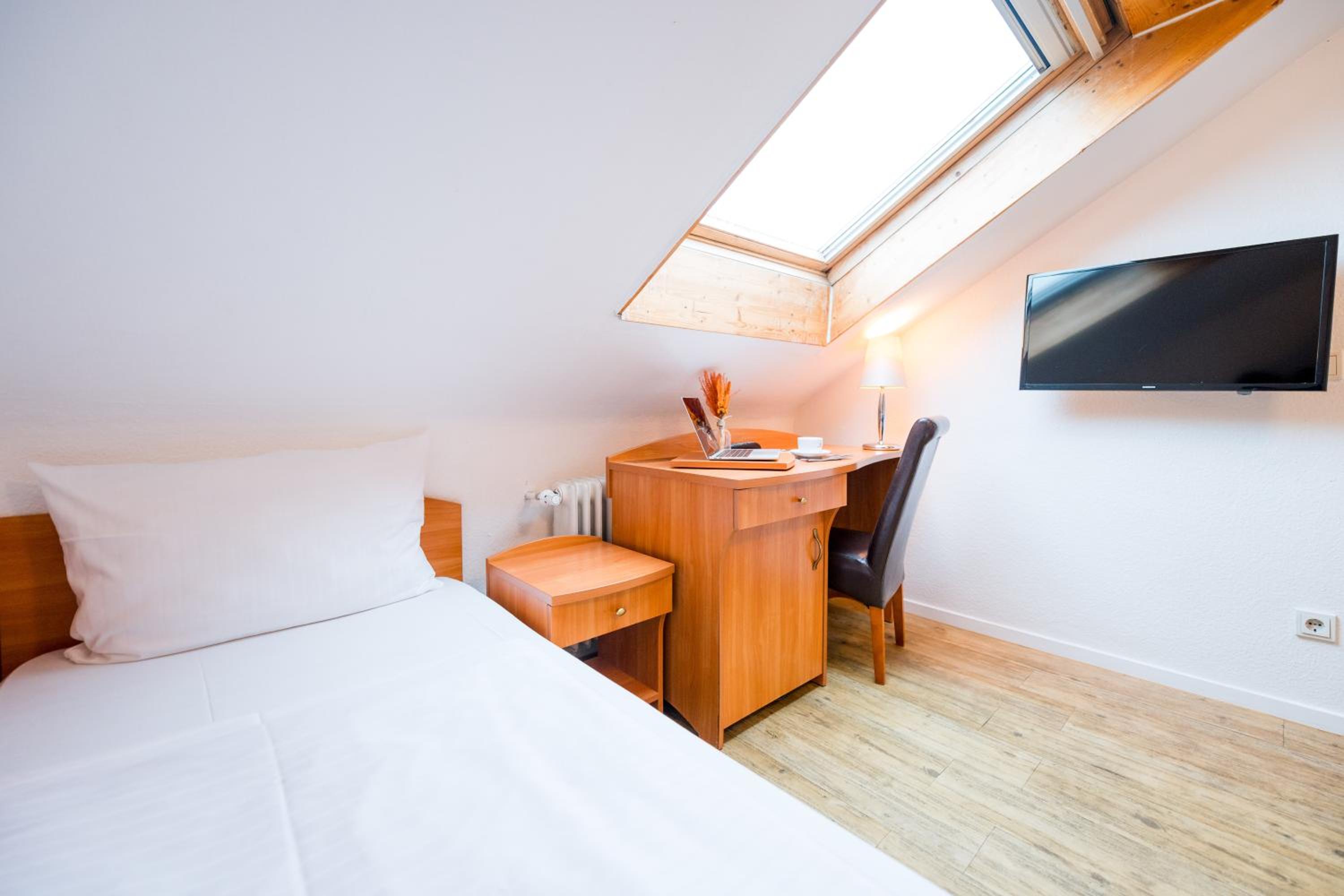 Standard Twin Room photo 3