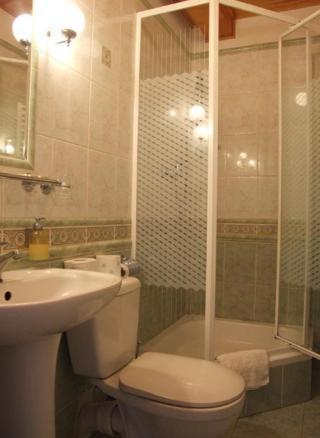 Double Room - Photo 7