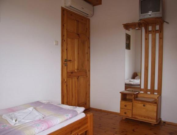 Double Room - Photo 5