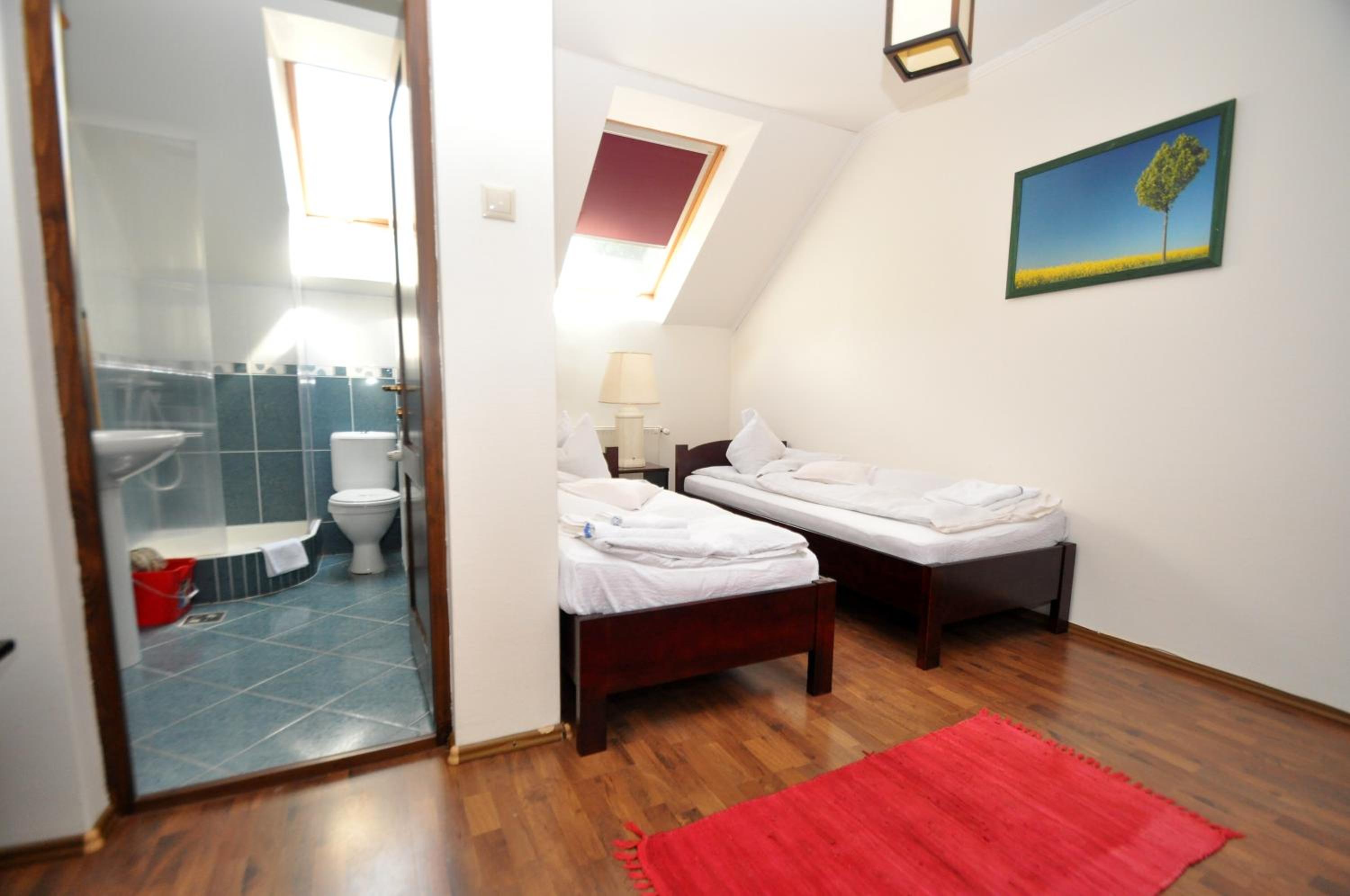 Double or Twin Room with Private Bathroom photo 1