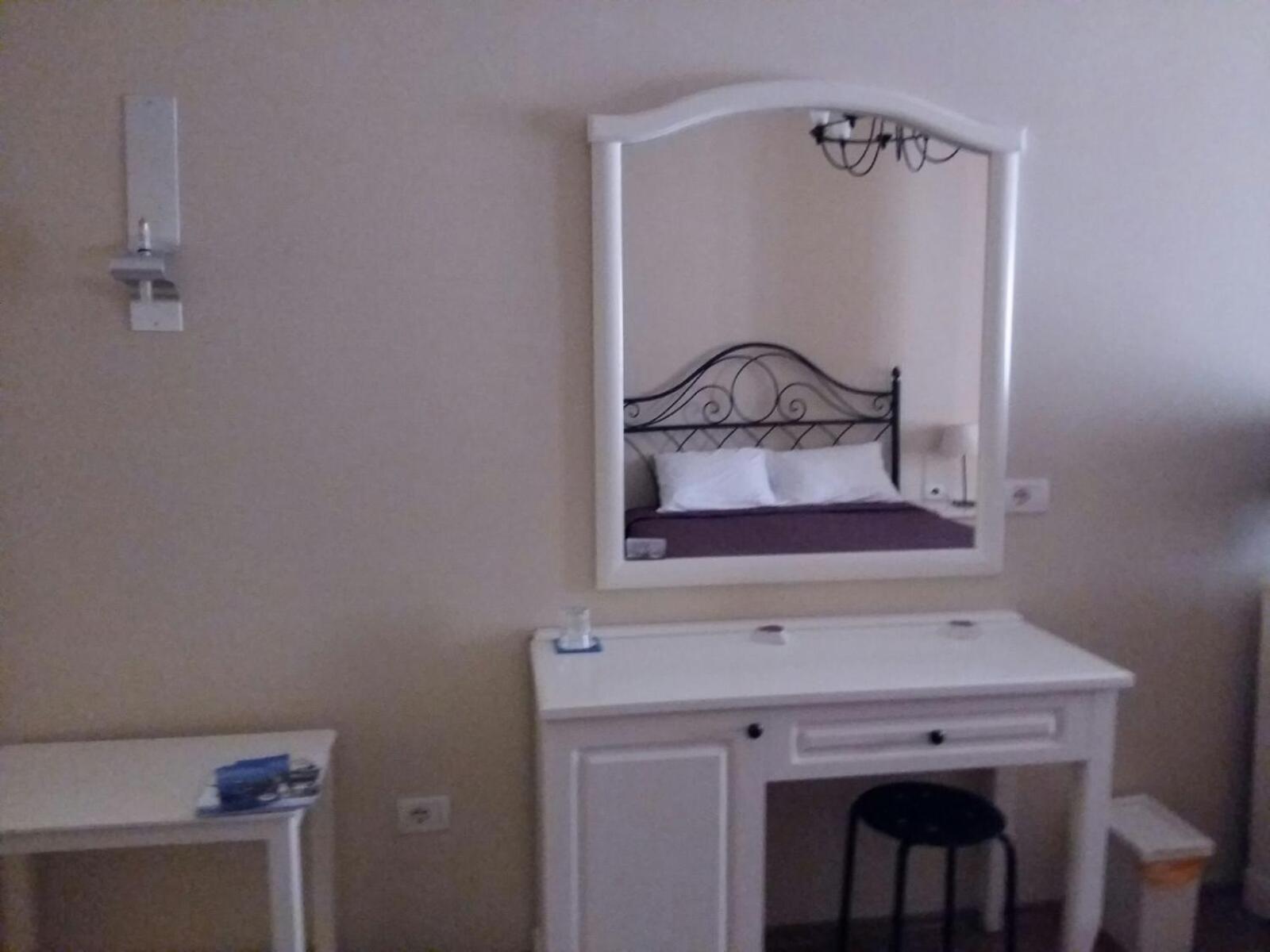 Large Double Room photo 1