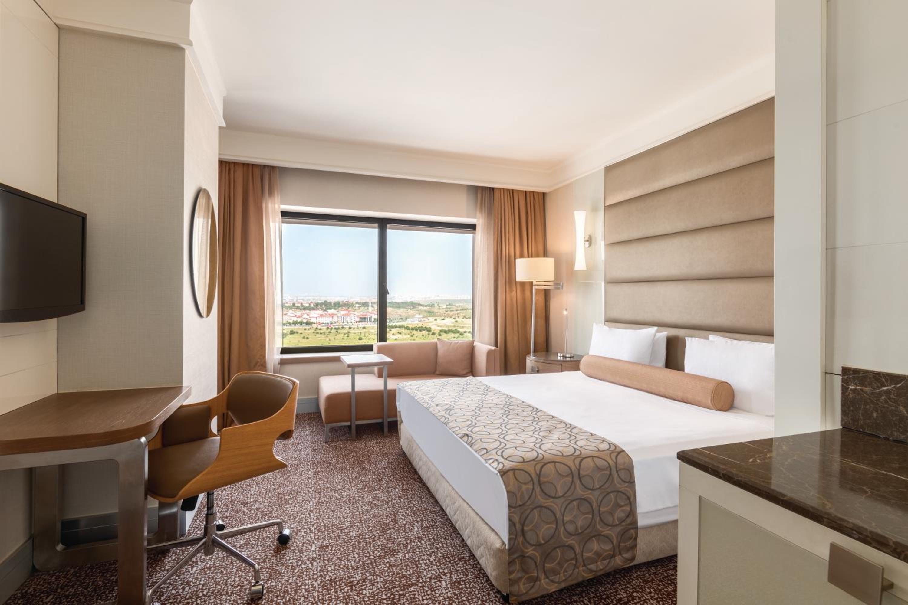 Deluxe King Room - Non-Smoking photo 1