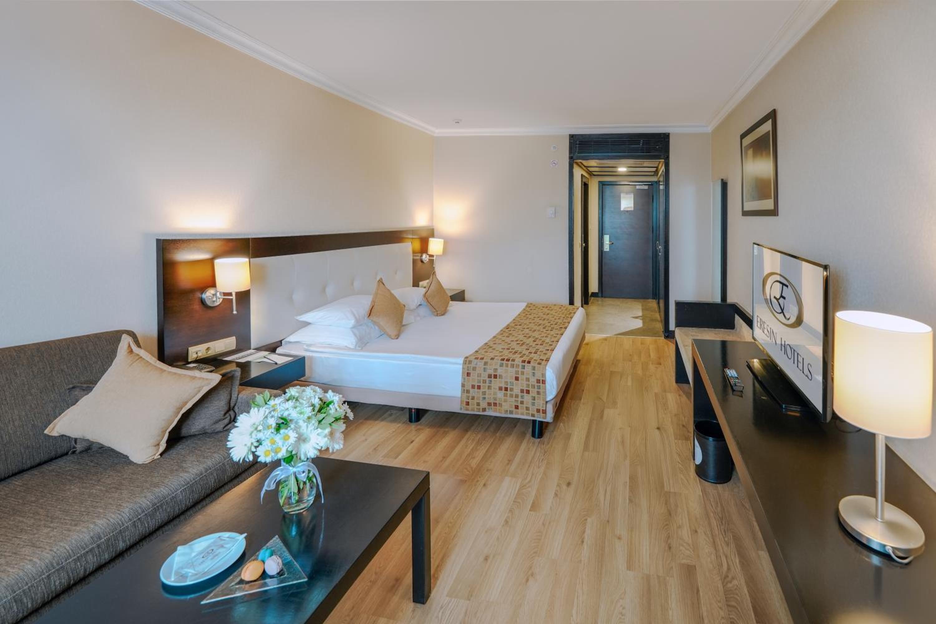 Deluxe Double Room with City View