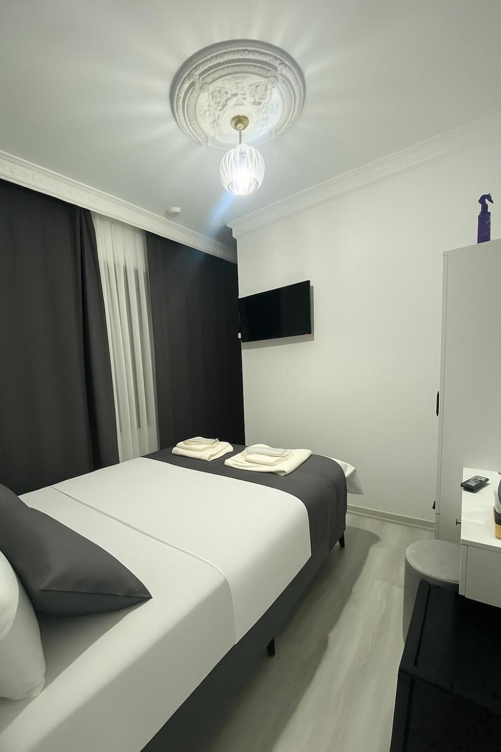 Economy Double Room photo 3