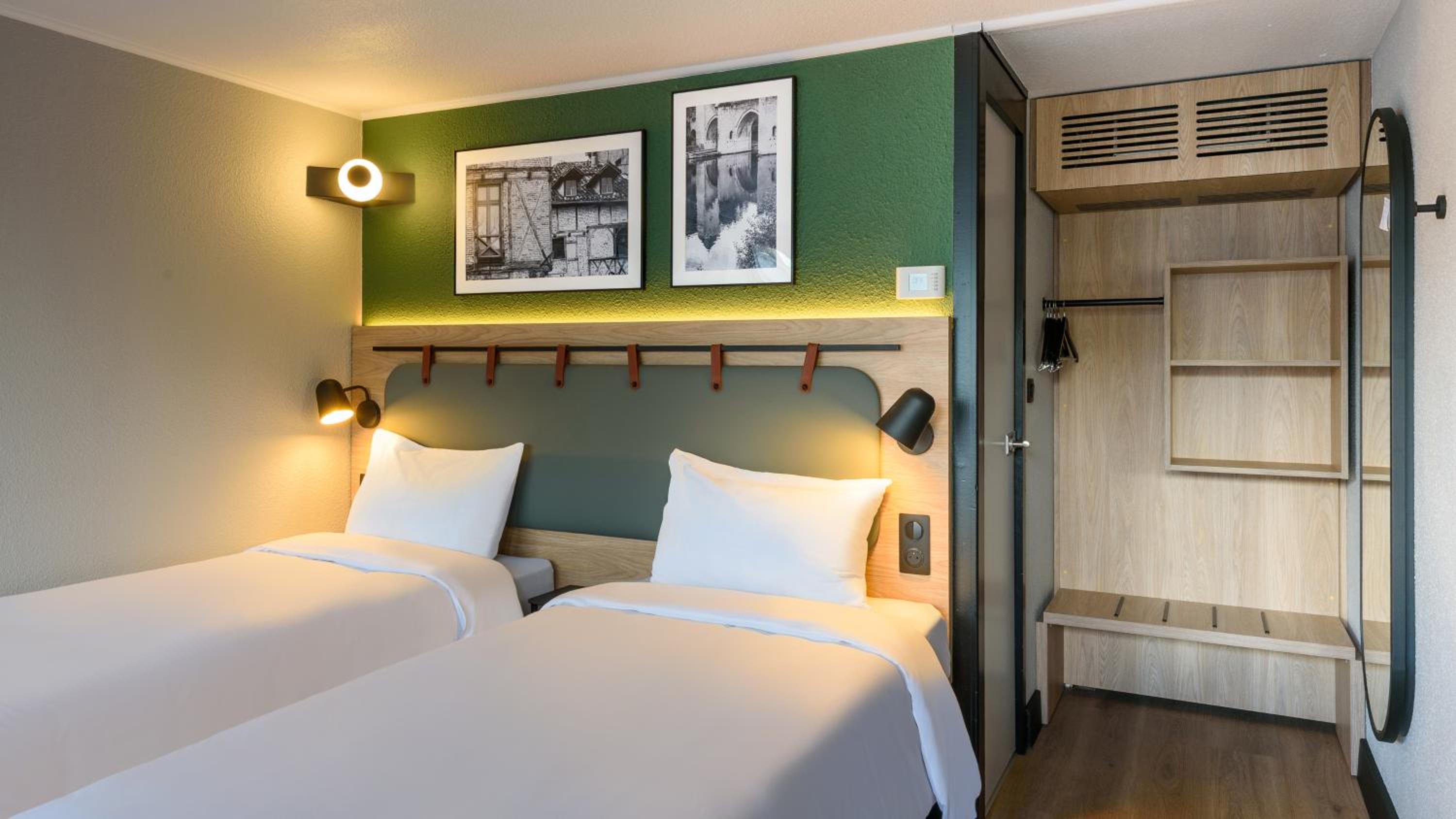 Standard Room - 2 Single Beds - Photo 2
