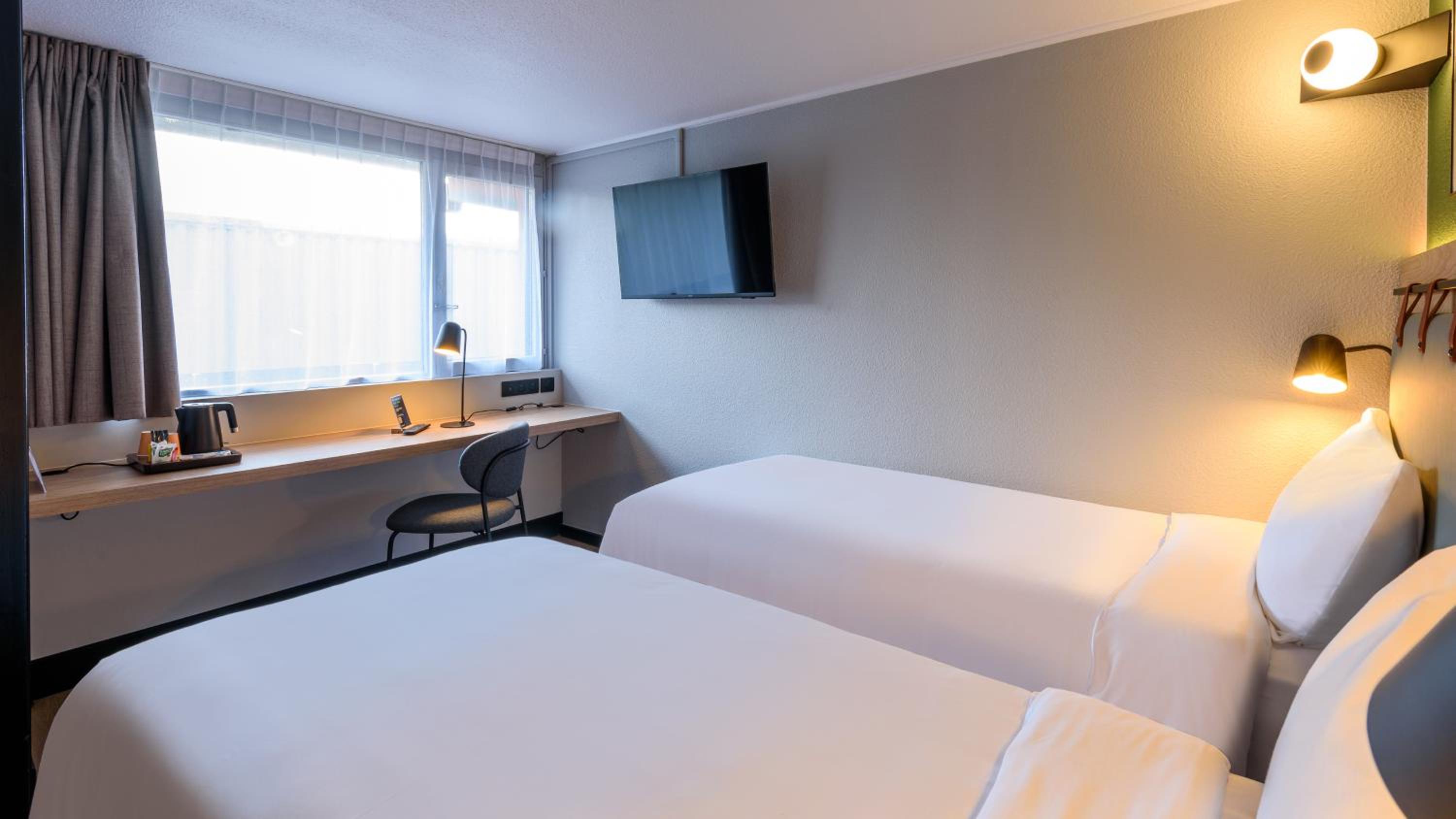 Standard Room - 2 Single Beds - Photo 4