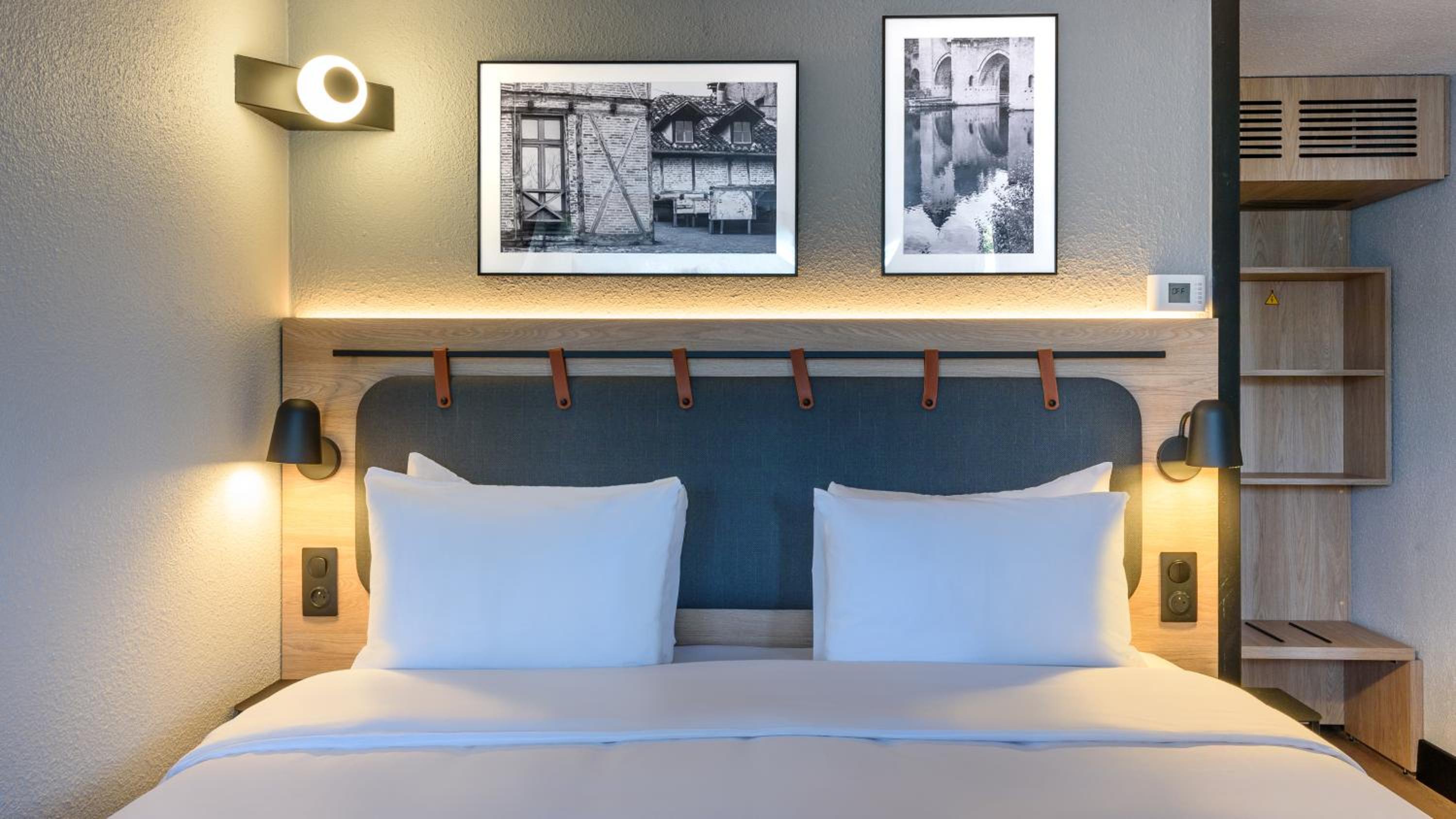 Superior Room - 1 King Bed - Photo 4
