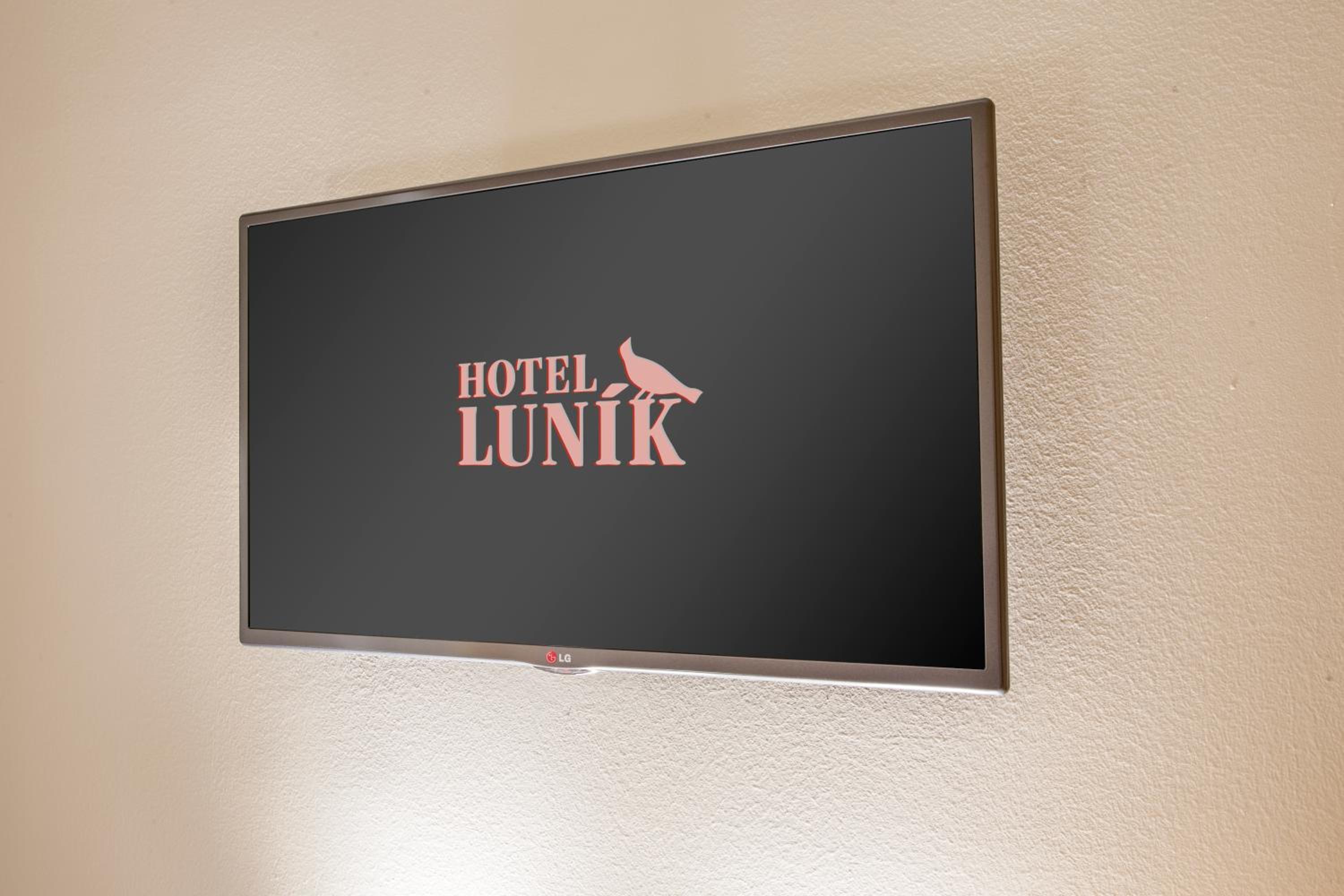 Double or Twin Room - Photo 4