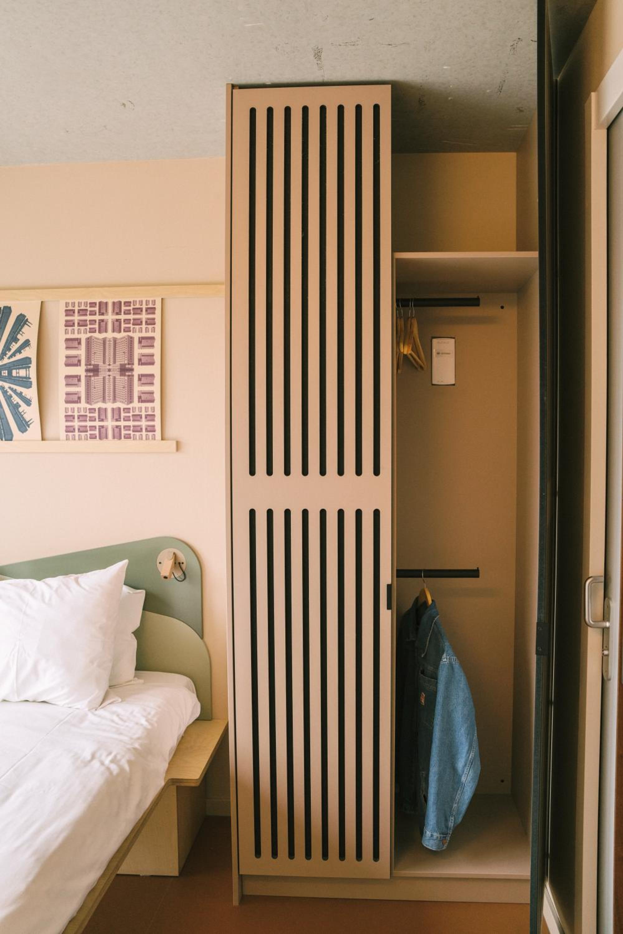 Queen Room - Disability Access
