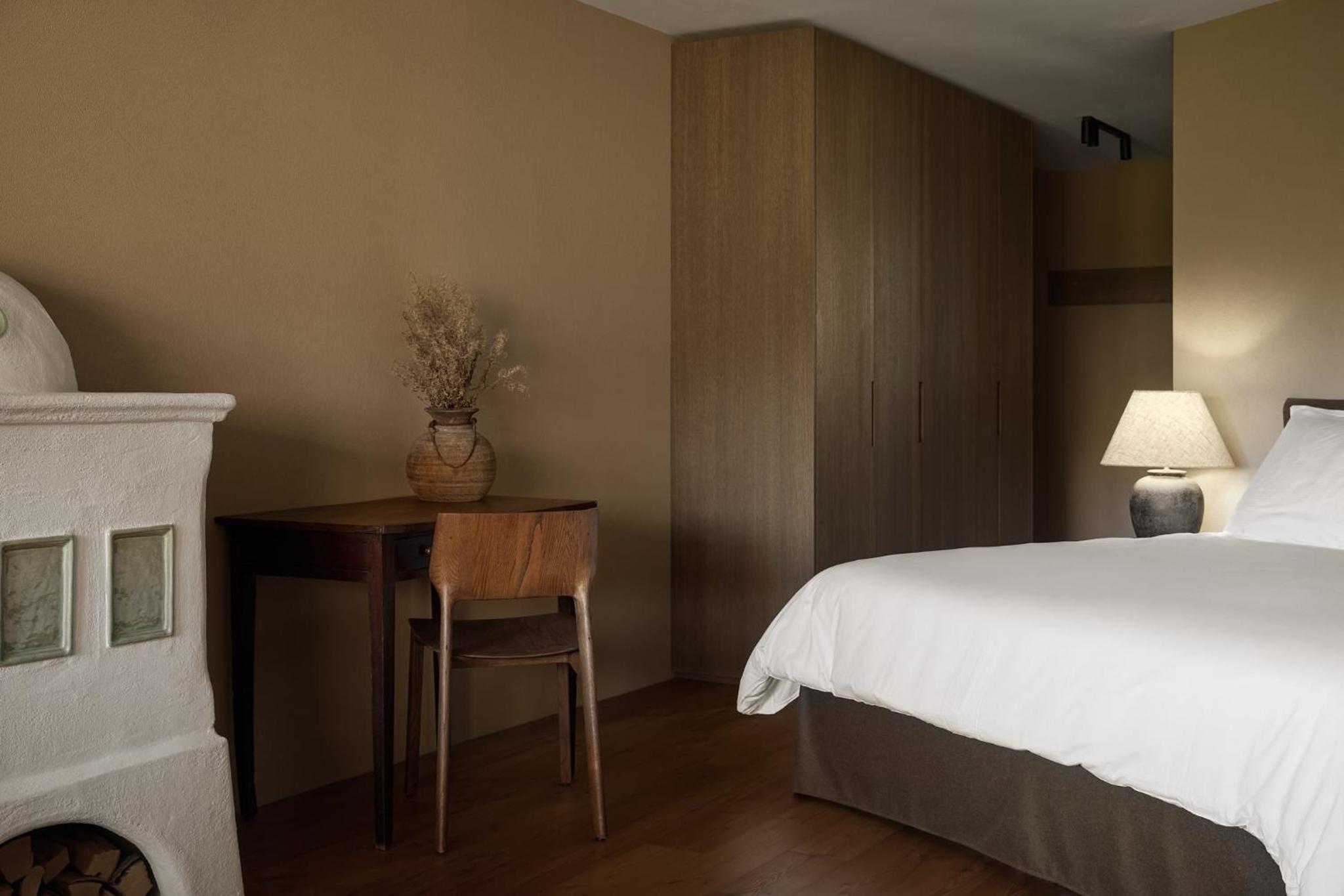 Deluxe Double Room with Balcony and Mountain View photo 1