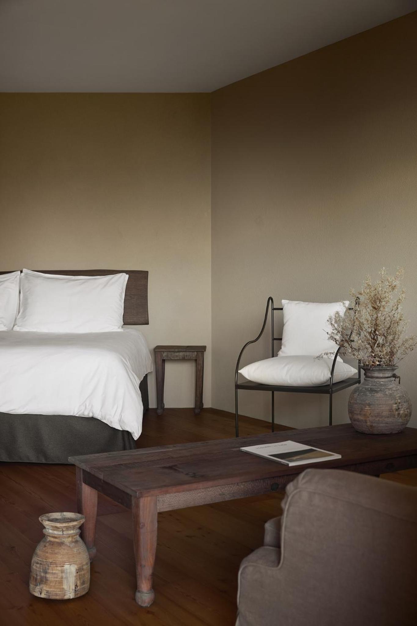 Deluxe Double Room with Balcony and Mountain View photo 2