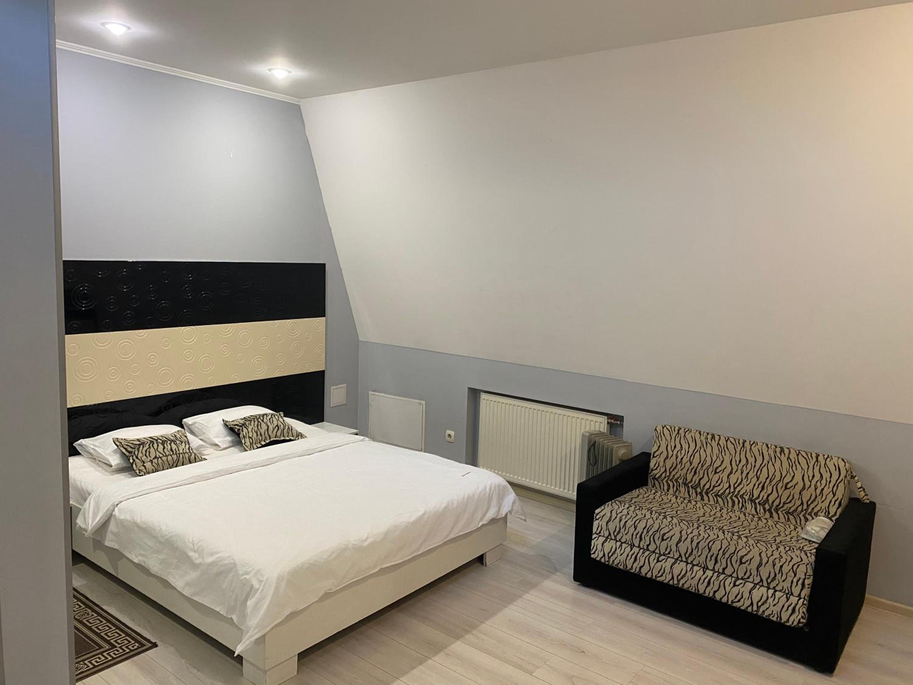  Budget Double Room without Window photo 2