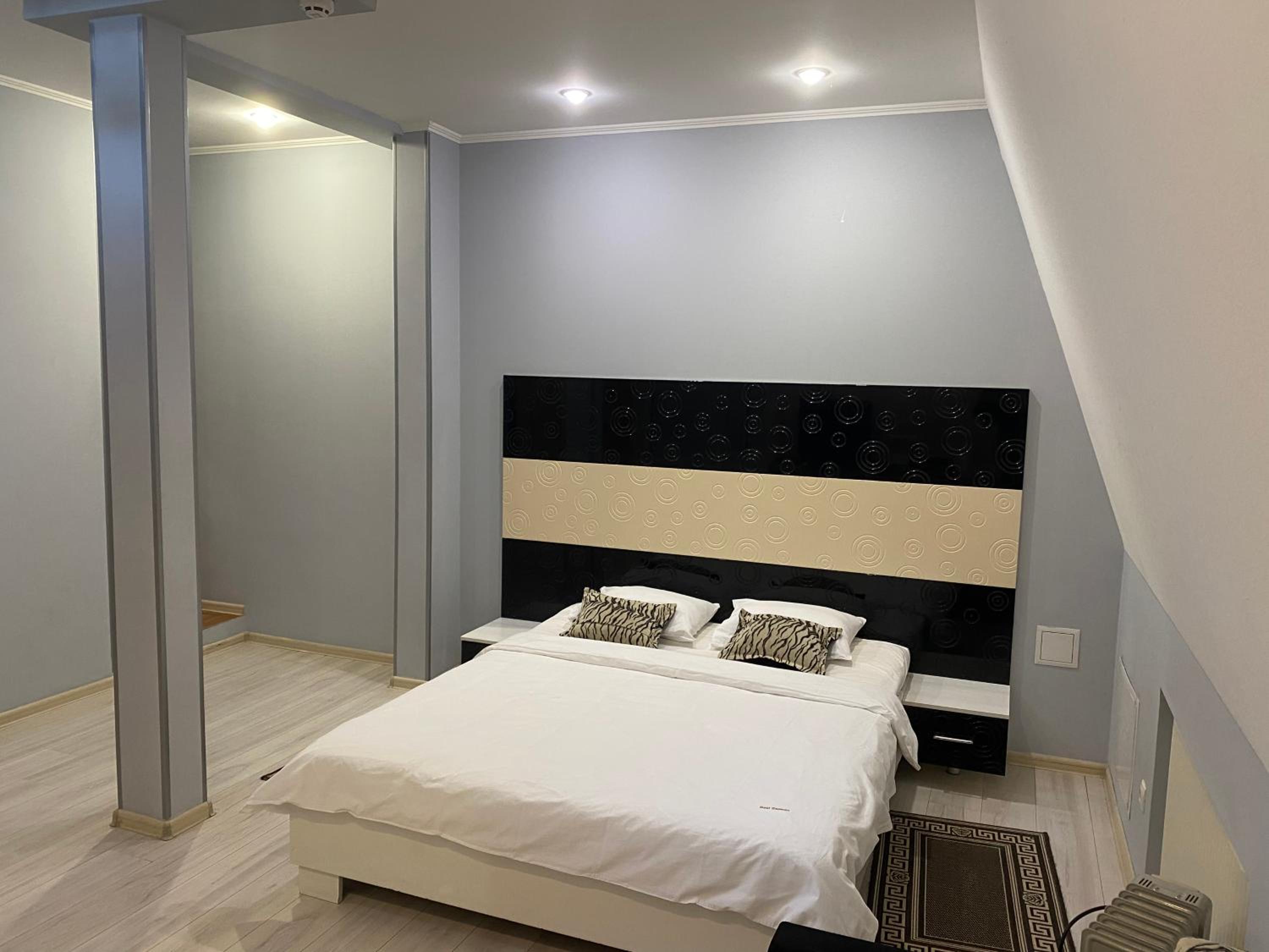  Budget Double Room without Window photo 1