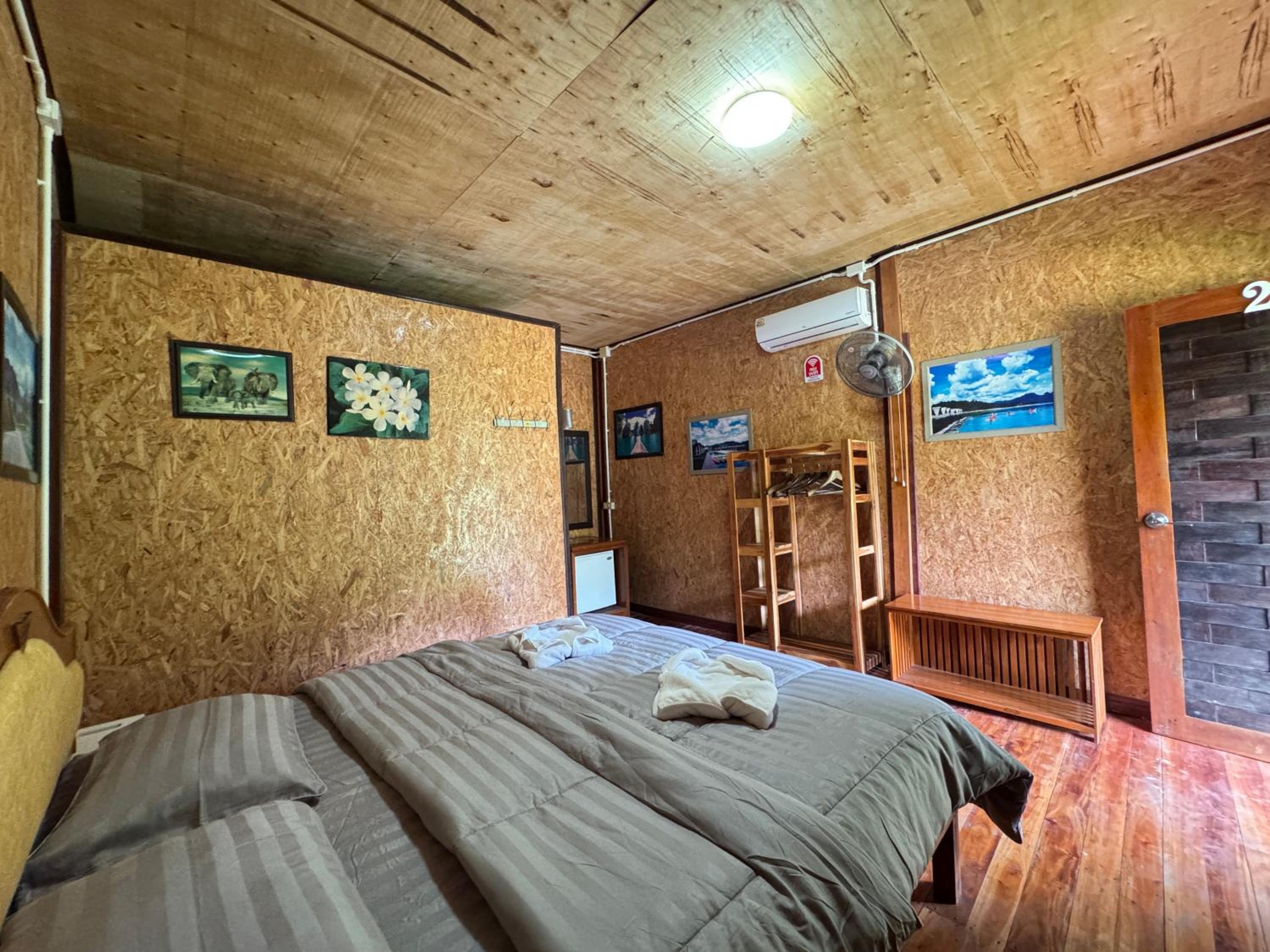 Deluxe Bungalow with Garden View