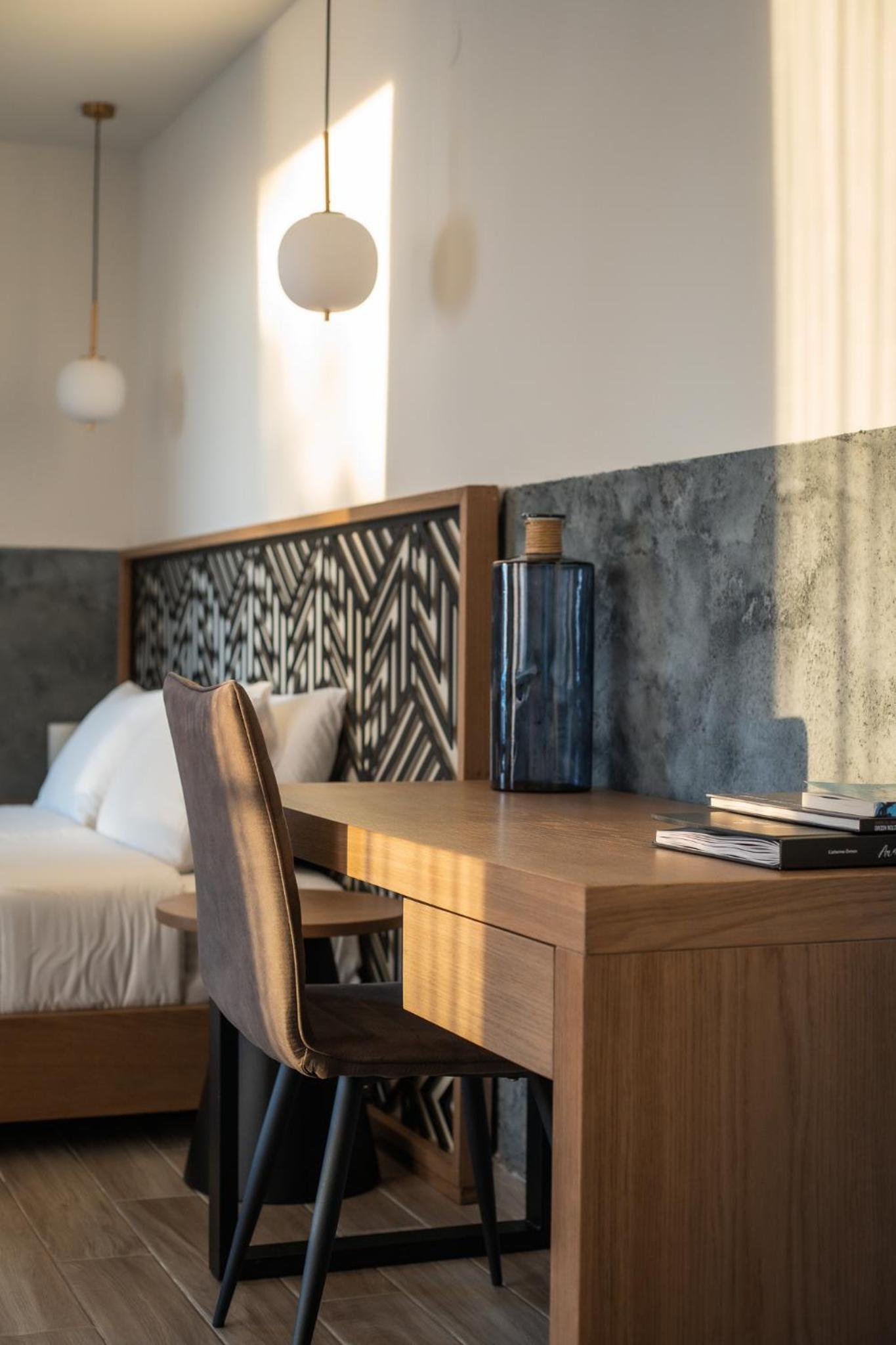 Junior Suite Ground Floor with Pool and Sea View
