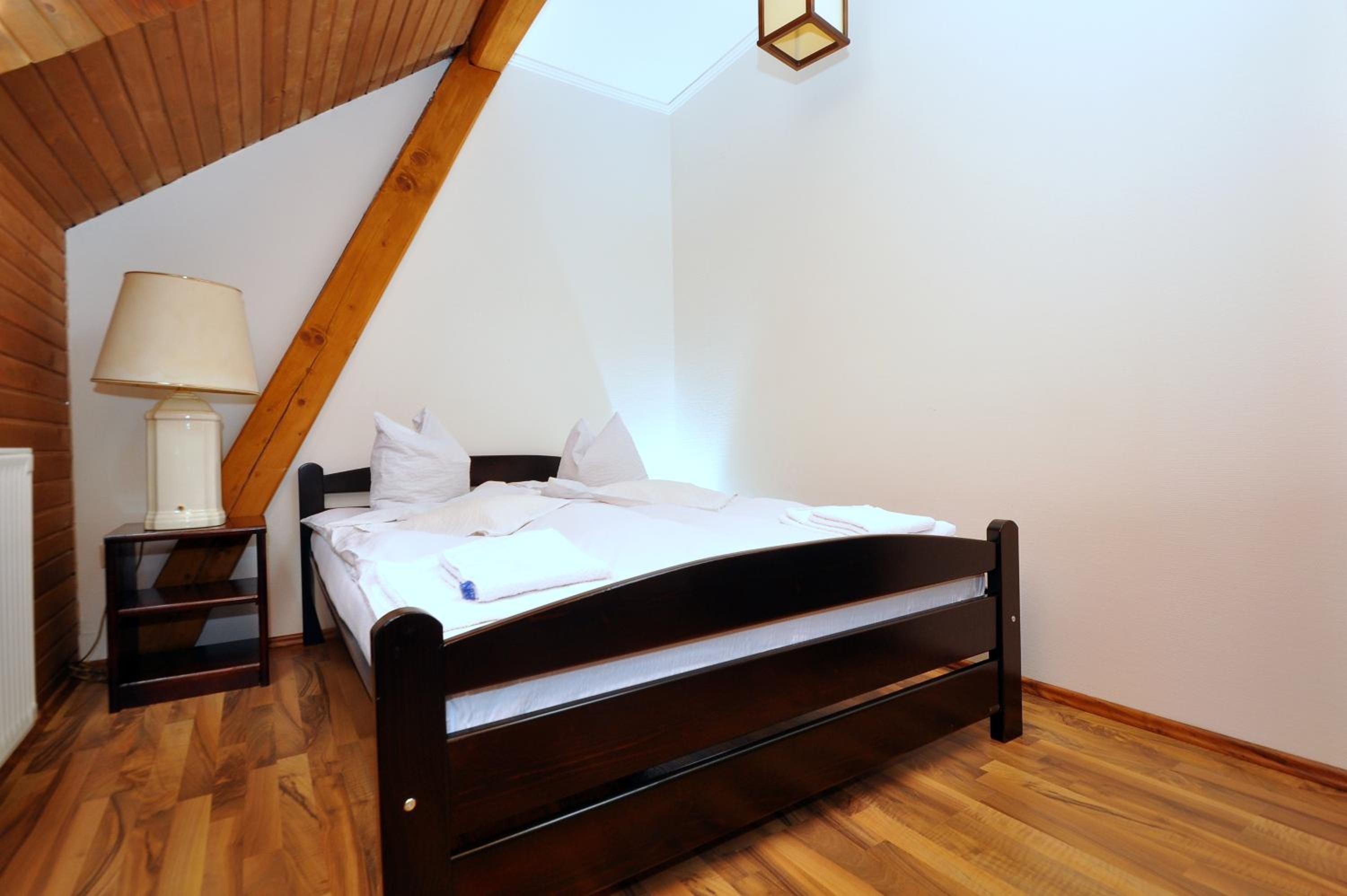Double or Twin Room with Private Bathroom photo 3