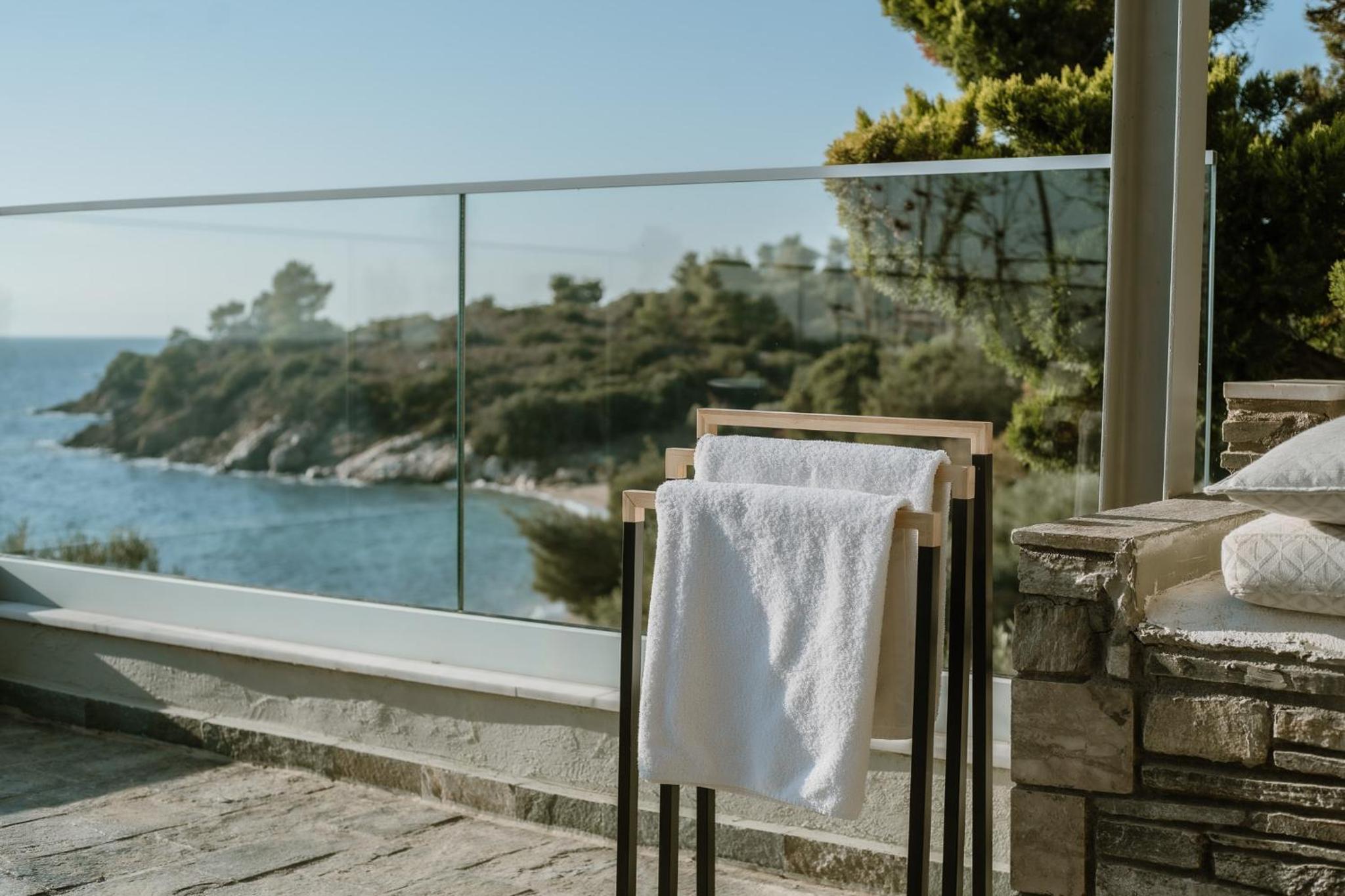 Junior Suite with Sea View and Bathtub