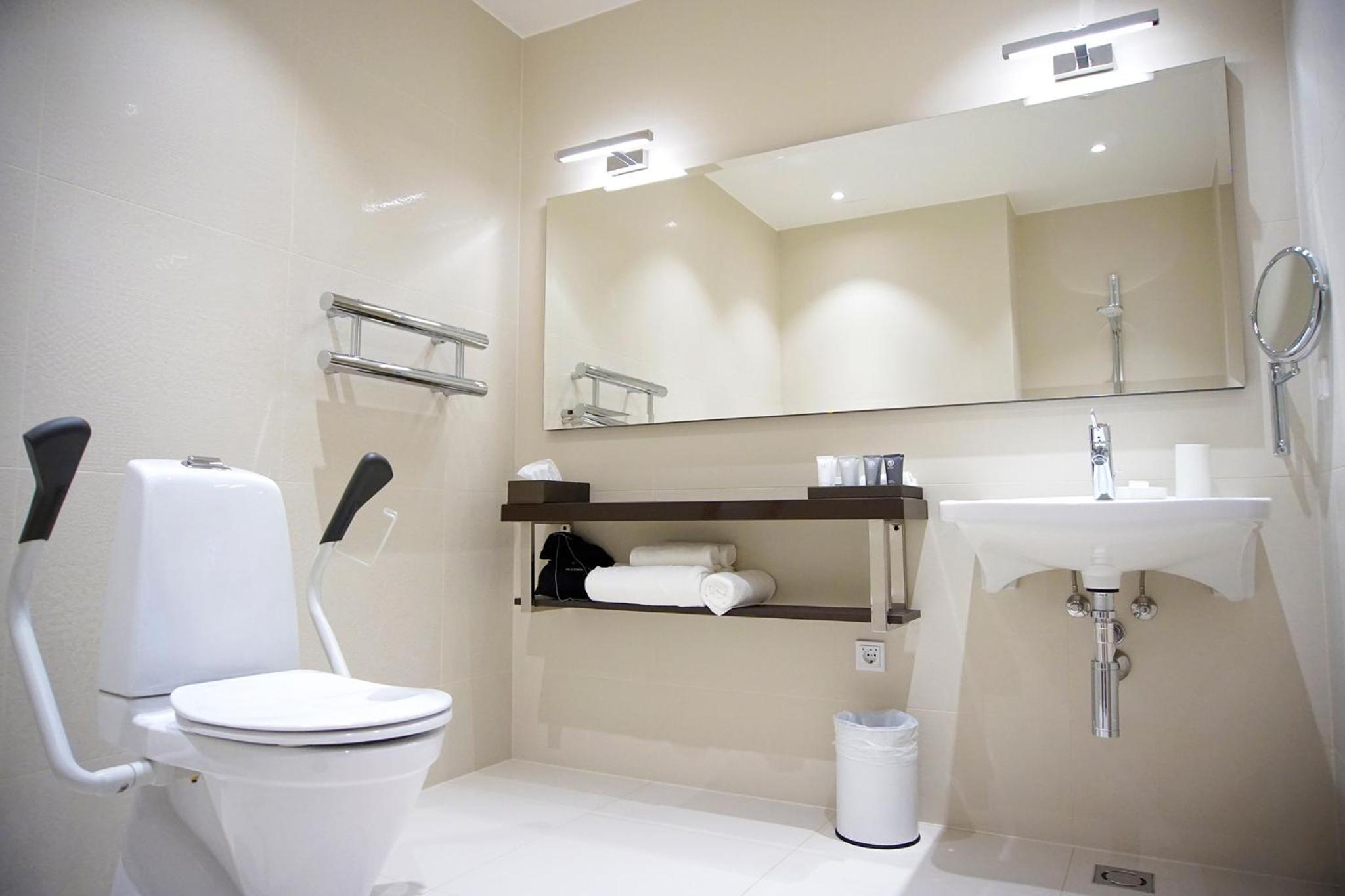 Double Room - Disability Access photo 1