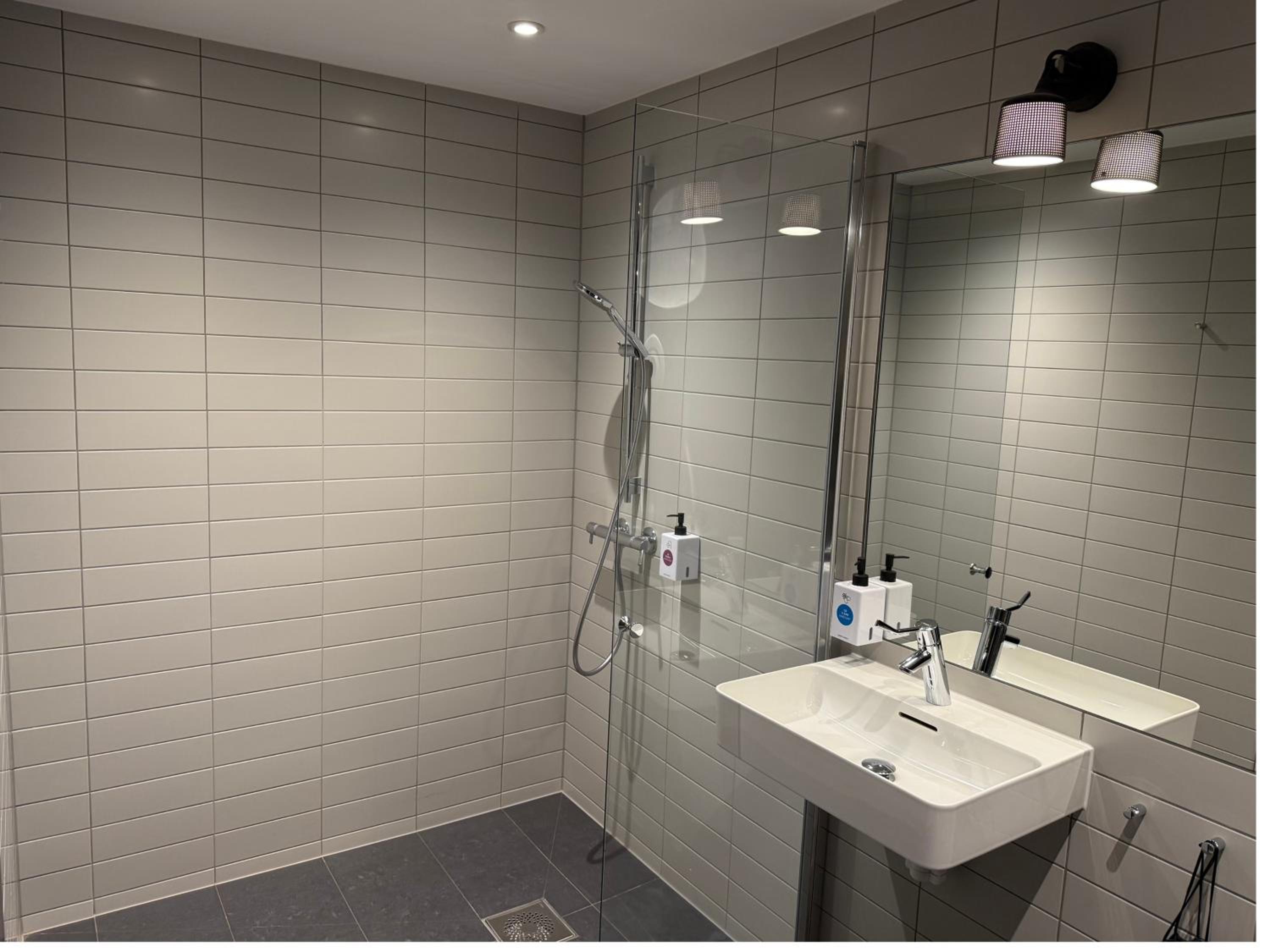 Compact Single Room photo 2