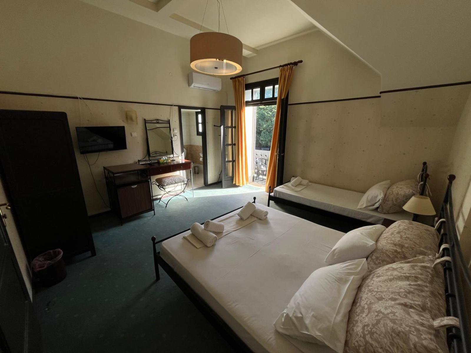 Triple Room with Mountain View photo 3