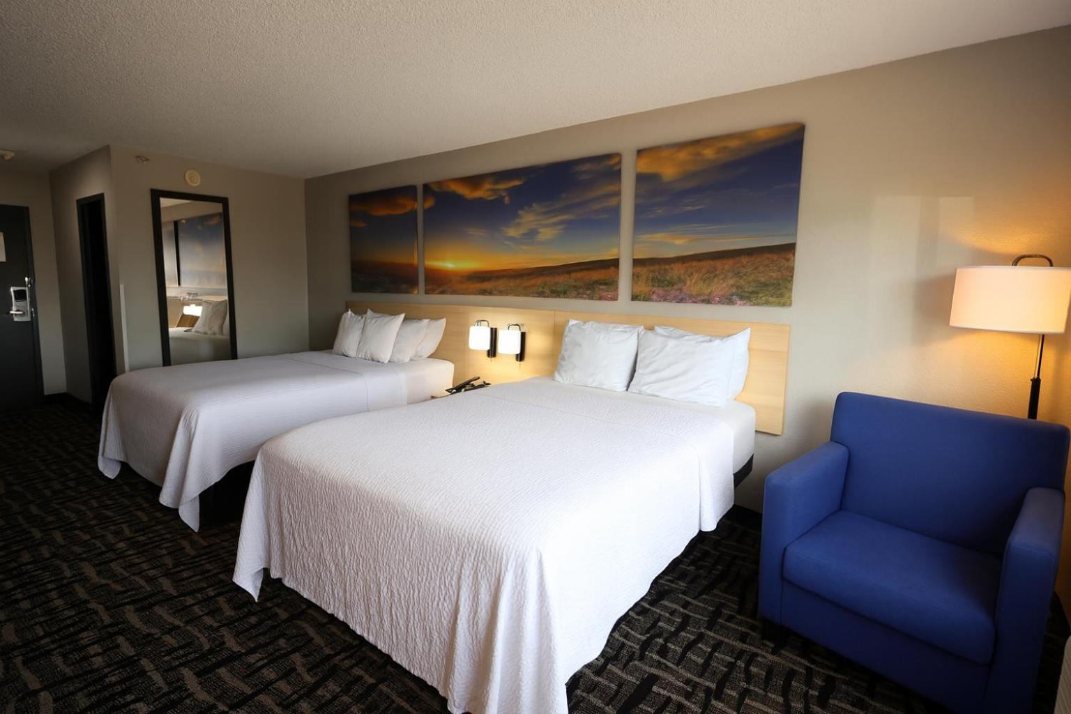 Double Room with Two Double Beds - Non-Smoking - Photo 3