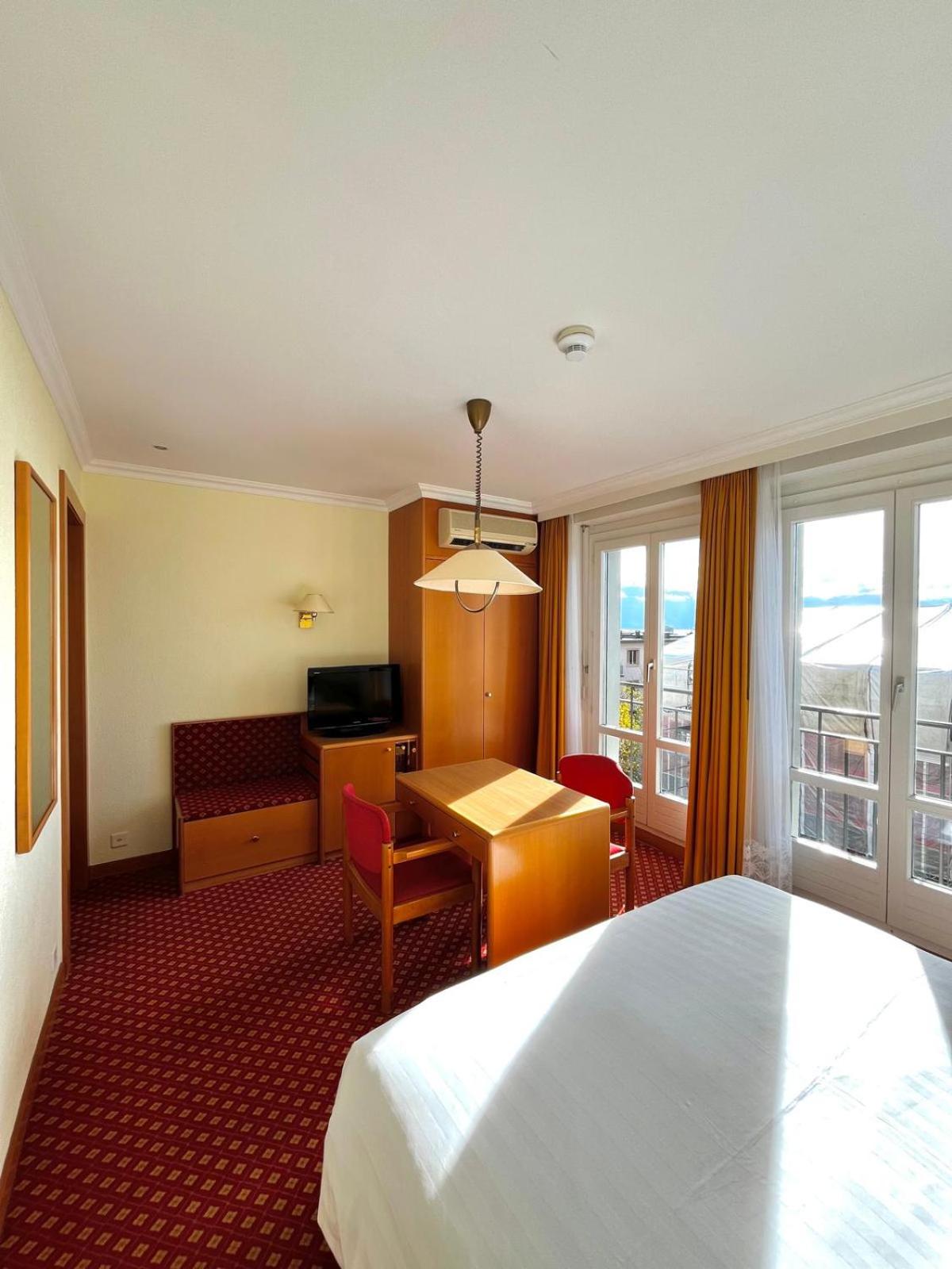 Double Room with Lake View