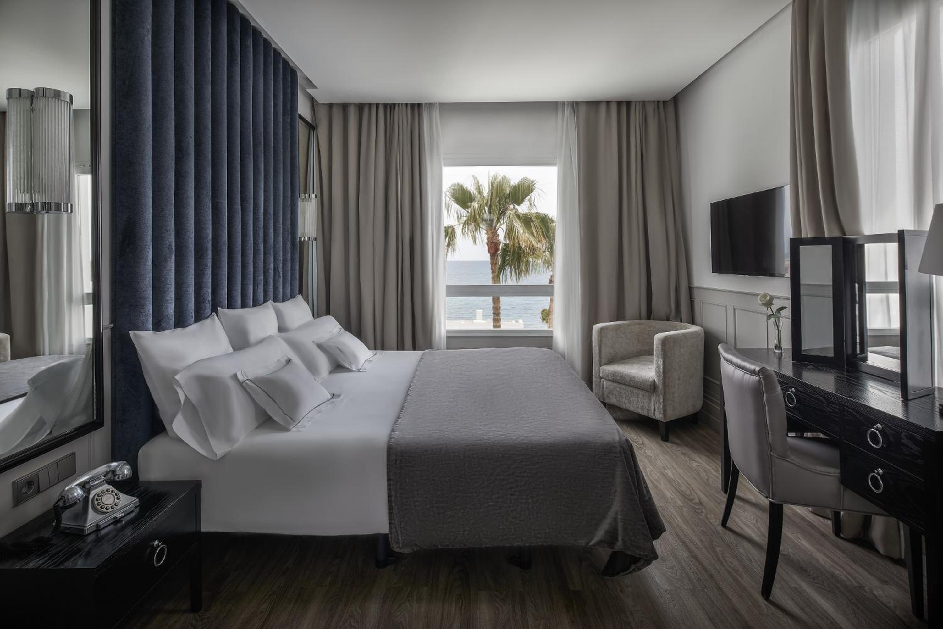 Deluxe Extra Room