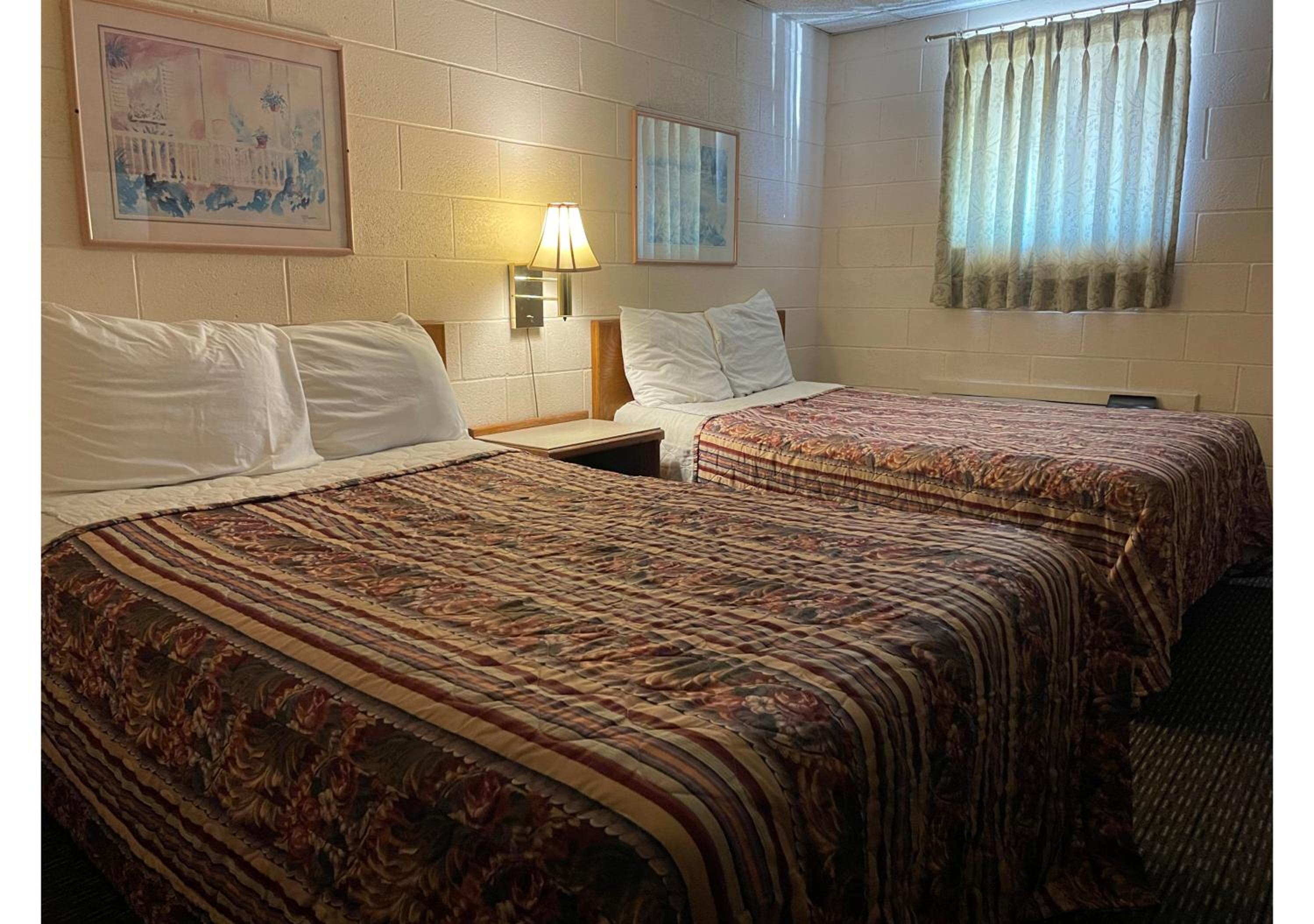 2 Full Beds Non-Smoking photo 2