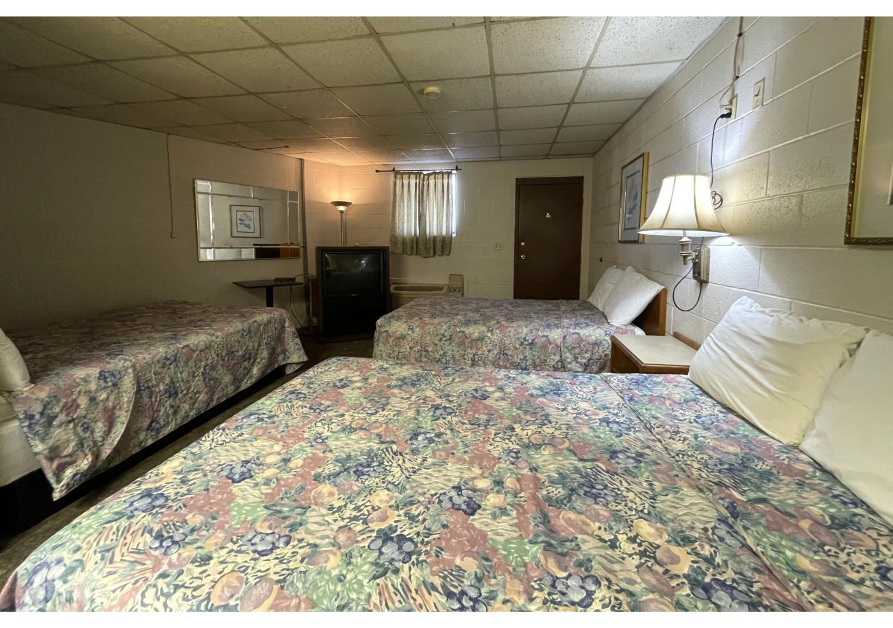 3 Full Bed Smoking photo 1