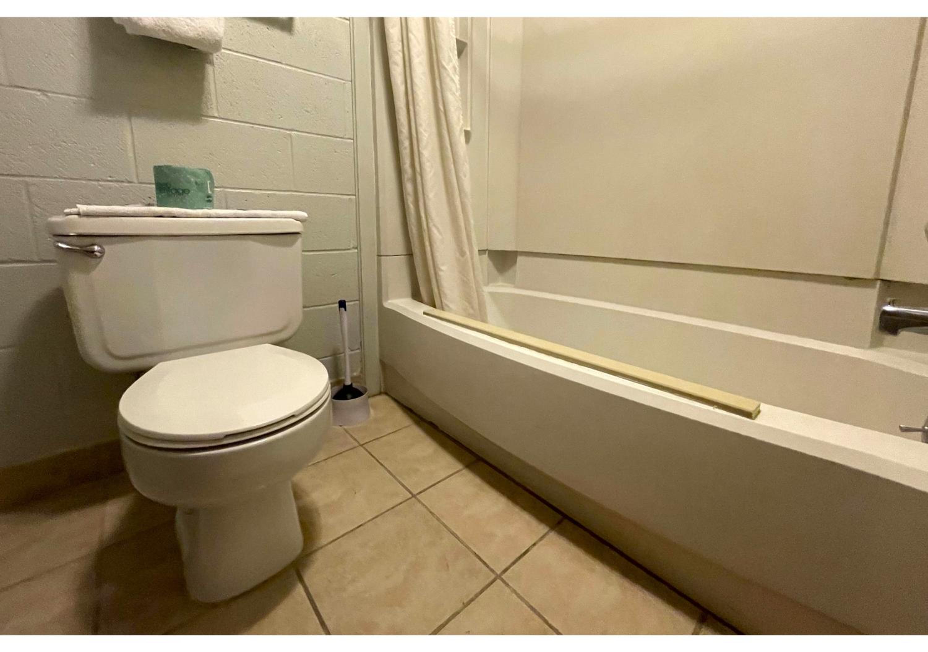 2 Full Beds with  Kitchenette photo 3