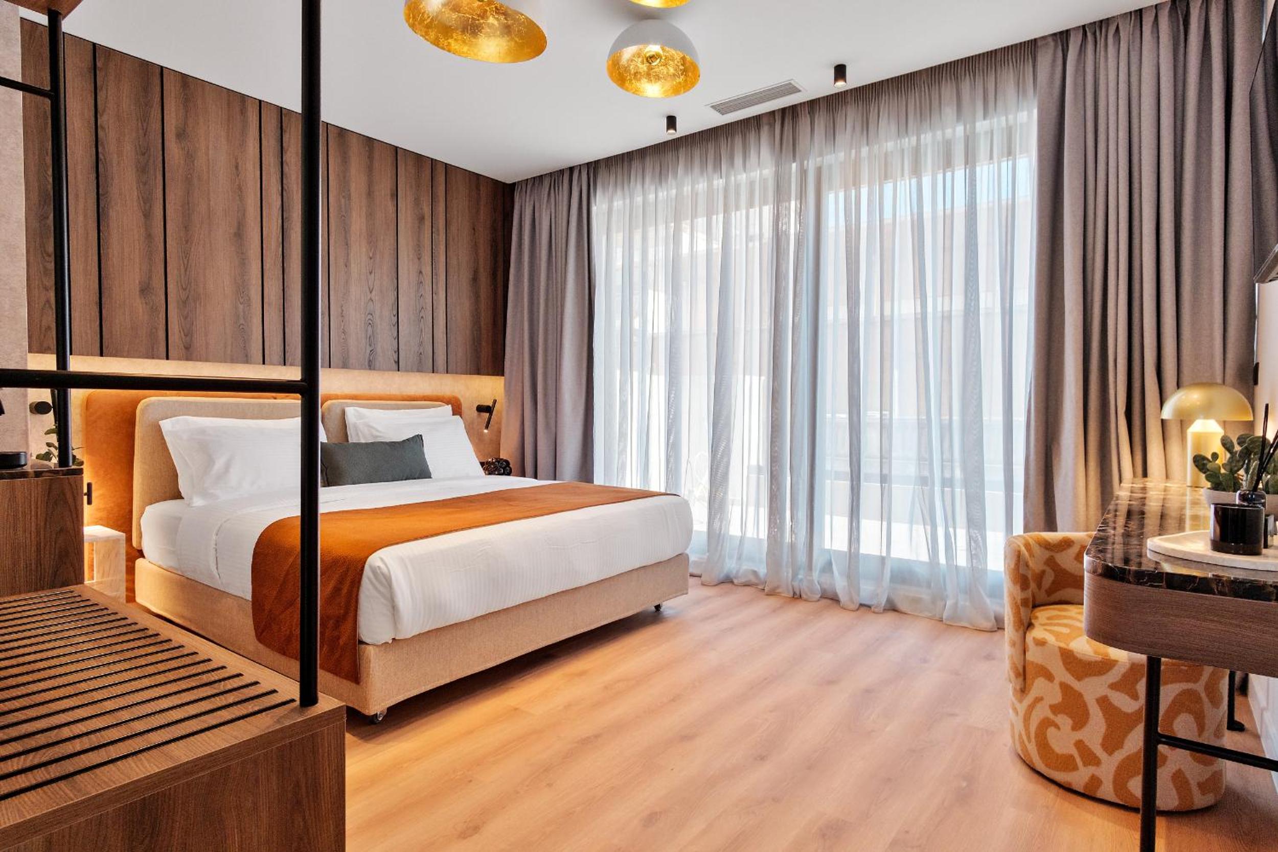 Acropolis Senior Suite with Hot Tub