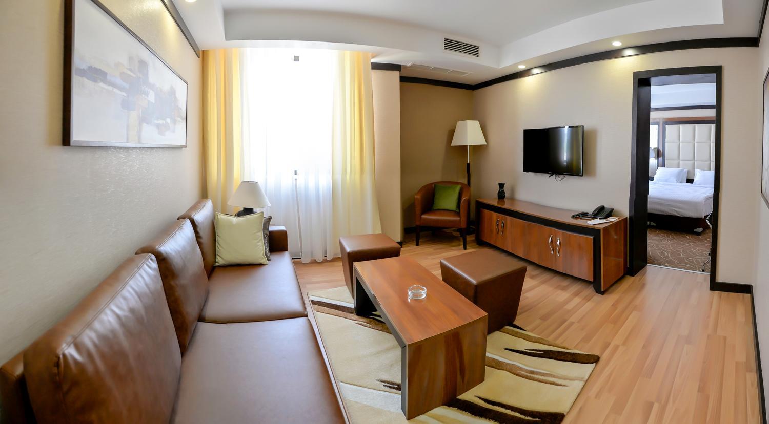 Standard Suite - Photo 6