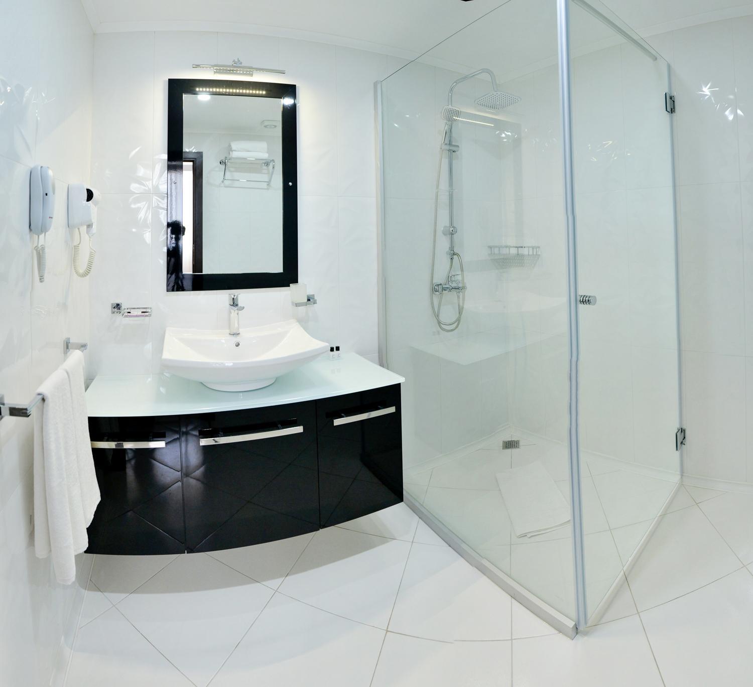 Standard Suite - Photo 7