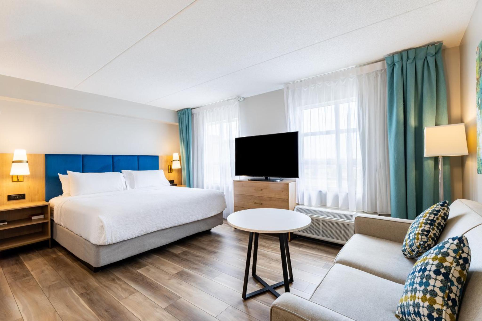 Studio Suite with King Bed - Non-Smoking - Photo 1