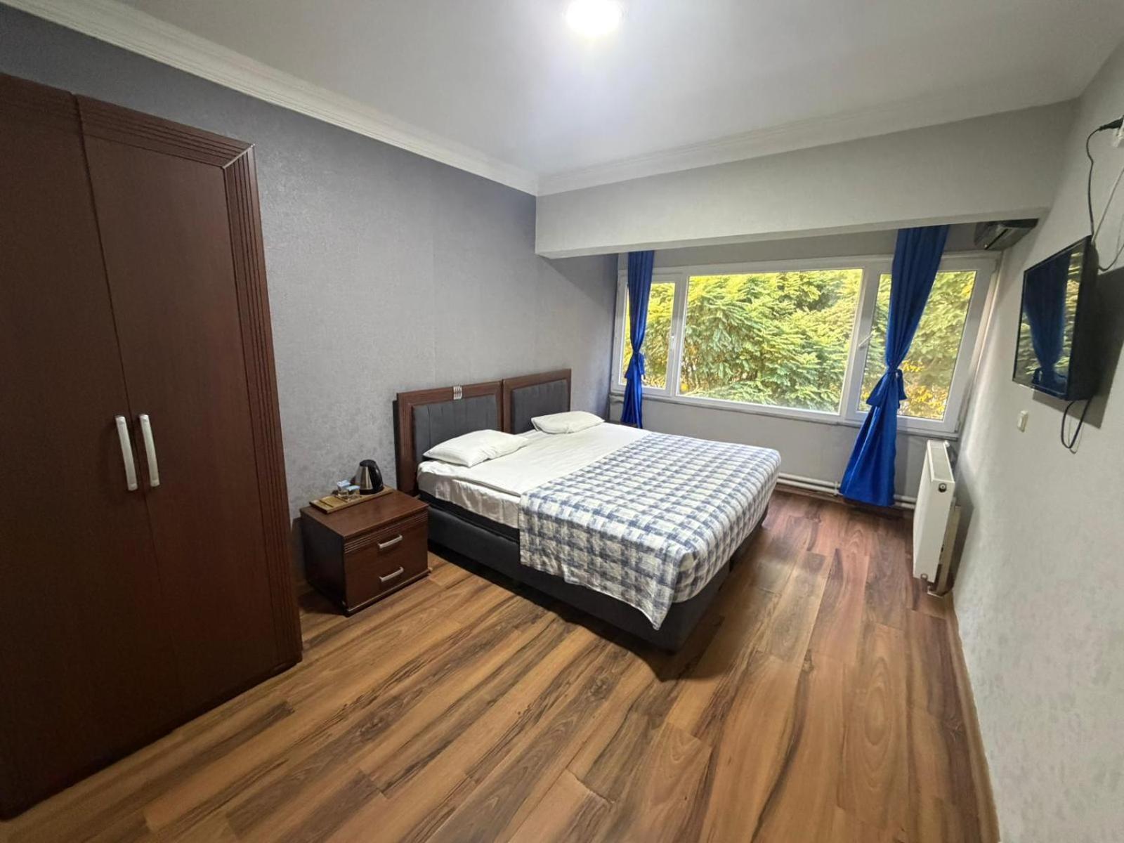 Double Room with Pool View photo 2