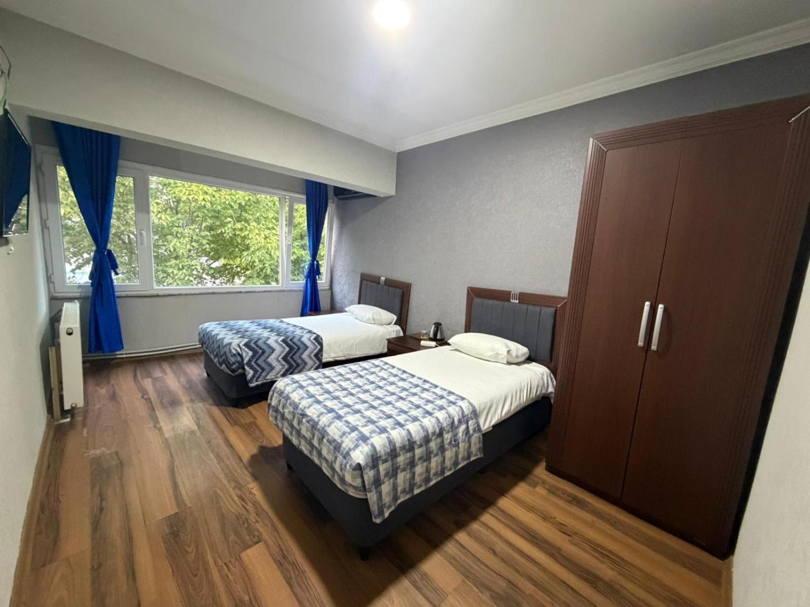 Standard Twin Room photo 2
