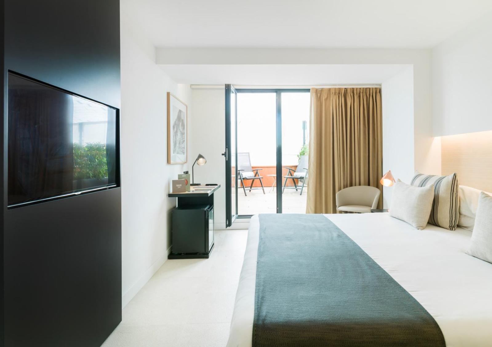 Habitación Doble o Twin Deluxe con Bañera de Hidromasaje y Patio