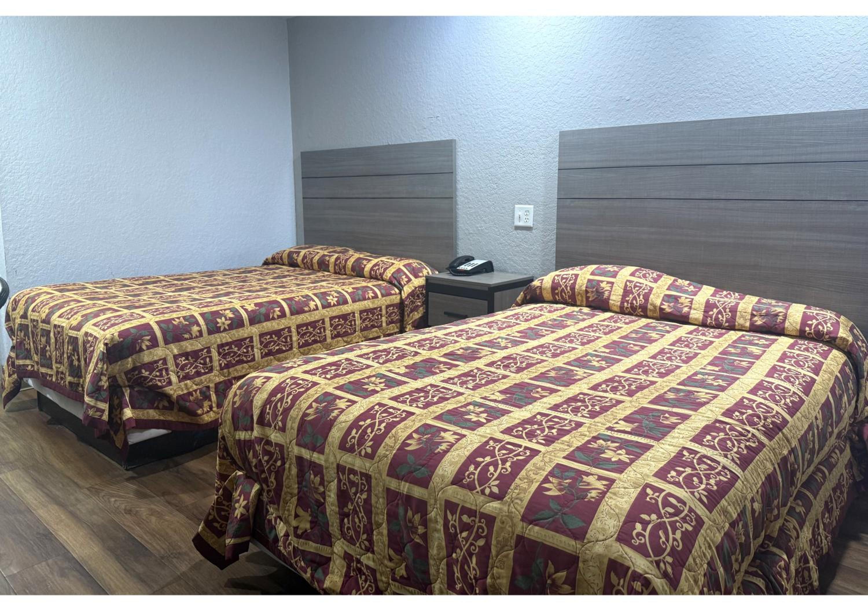 1 Full Bed and 1 Twin Bed Non-Smoking - Photo 5
