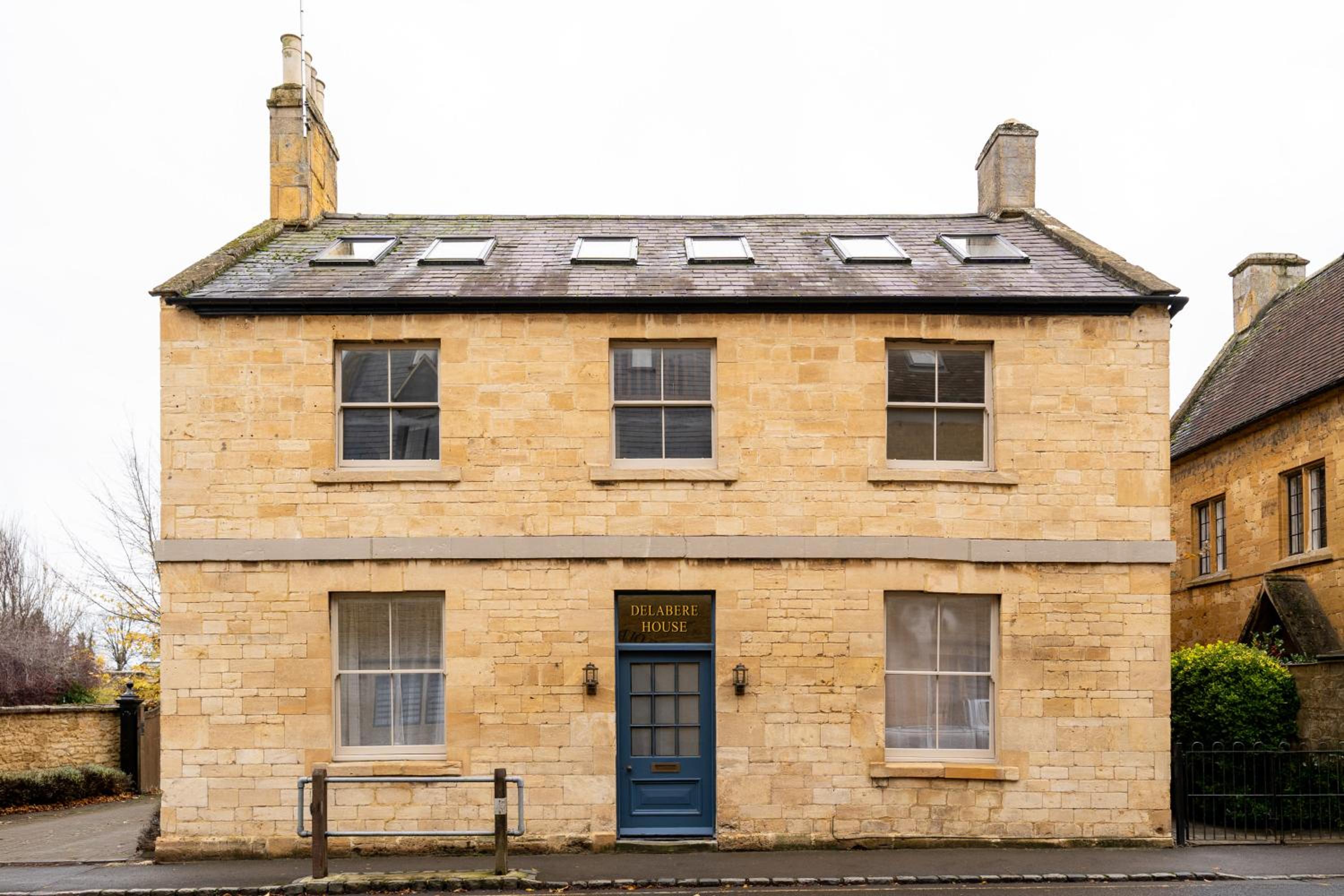 4 Delabere House photo 1