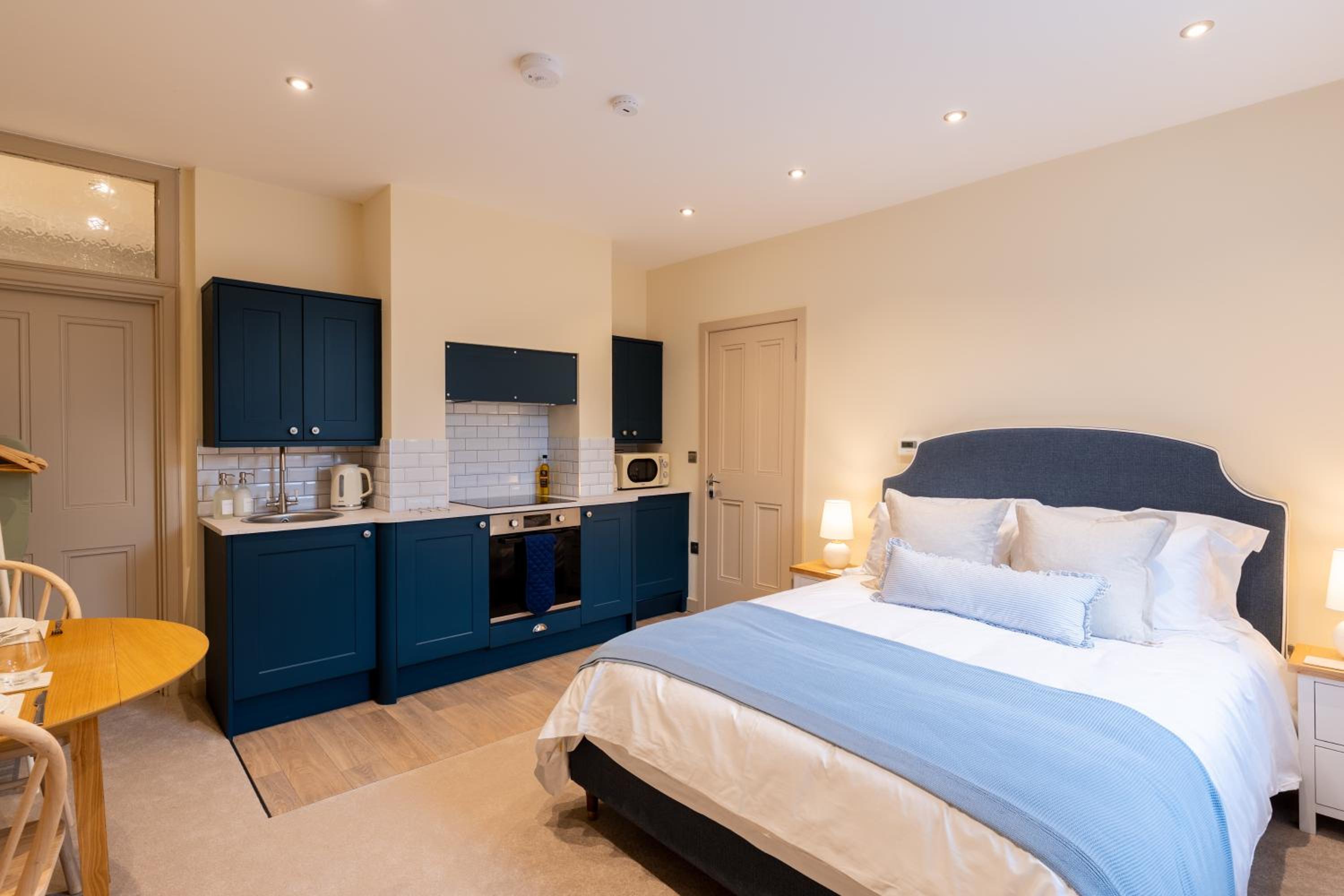 3 Delabere House photo 2